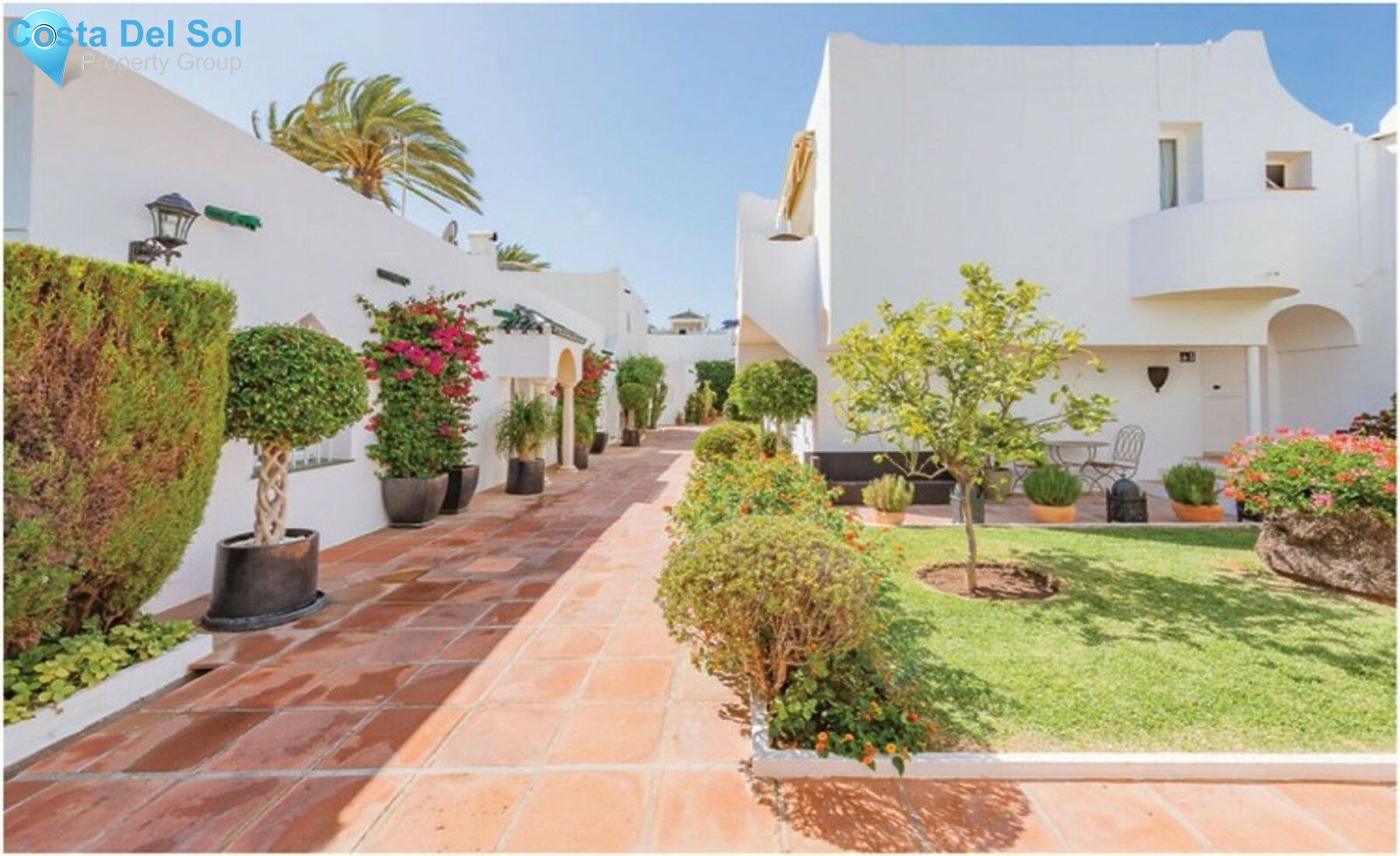 Townhouse in The Golden Mile-1258474