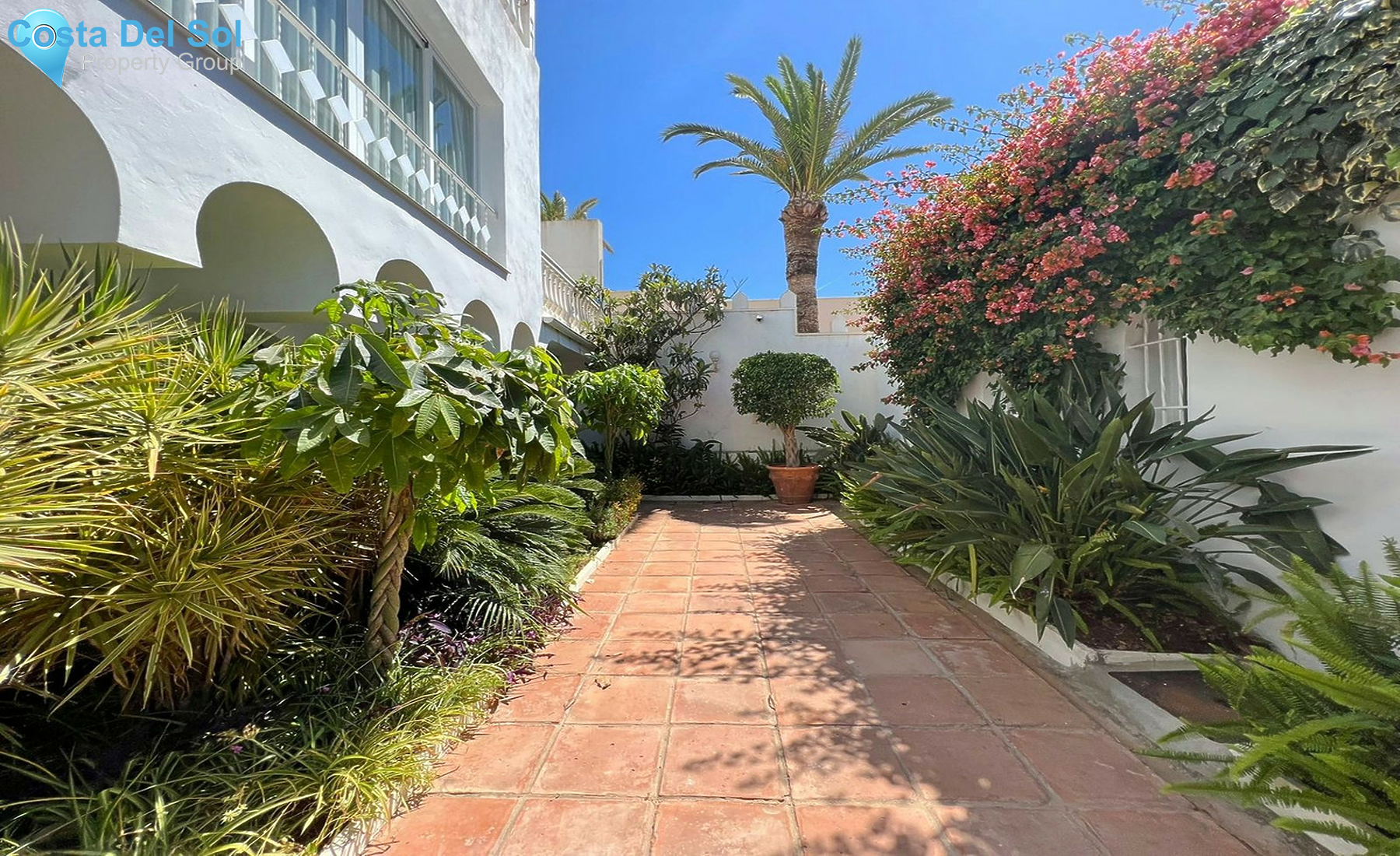 Townhouse in The Golden Mile-1258477