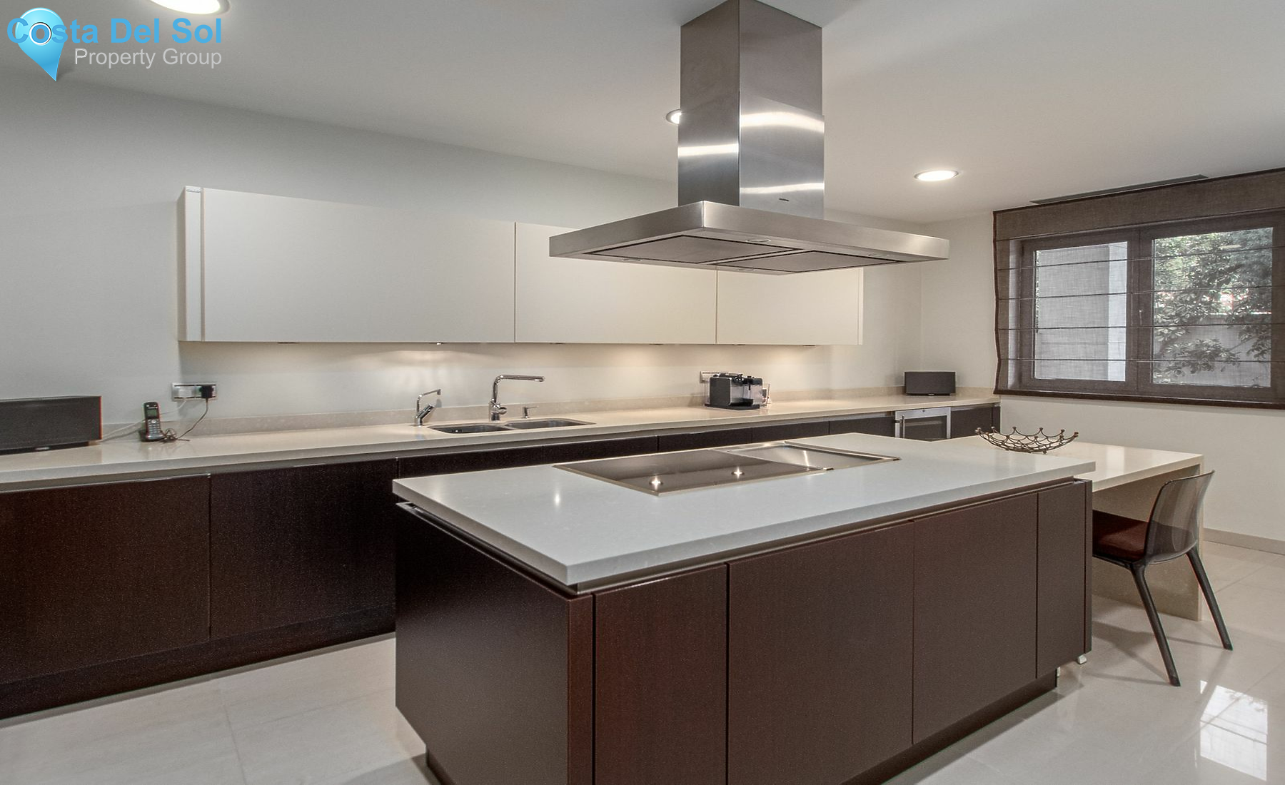 Townhouse in The Golden Mile-1134243