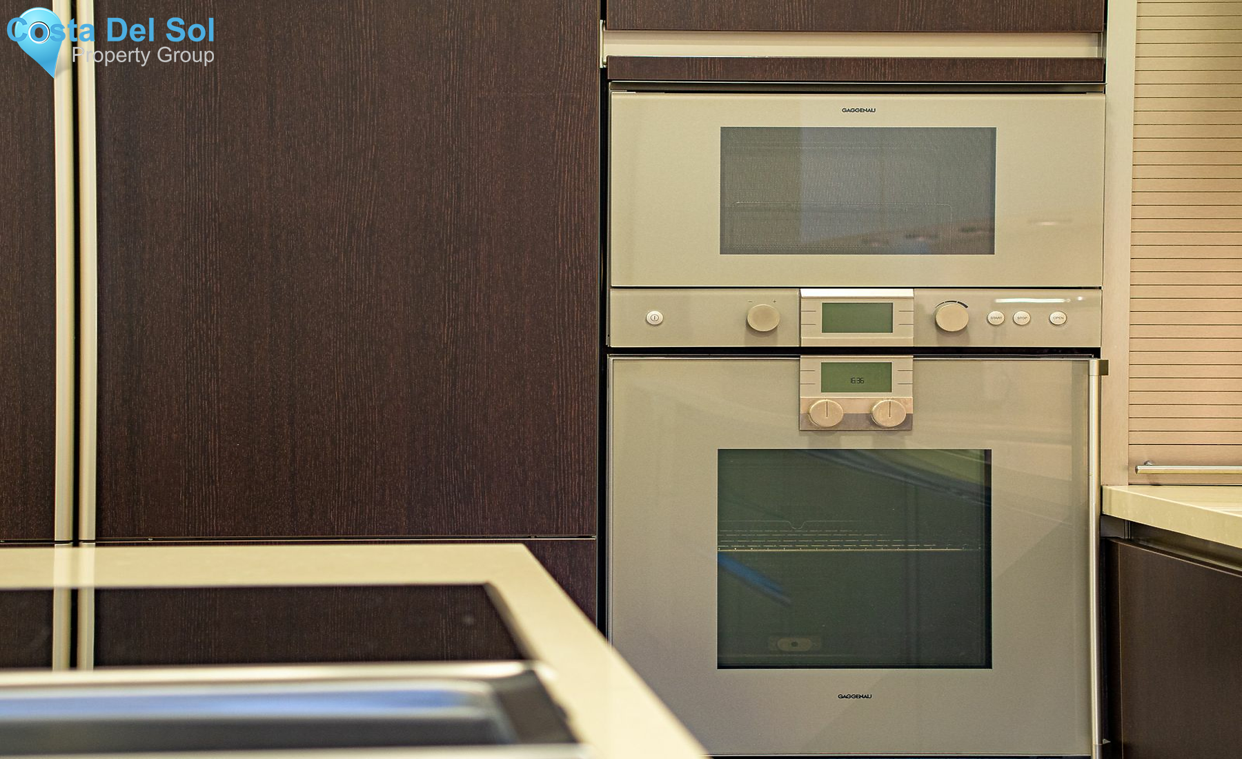 Townhouse in The Golden Mile-1134246