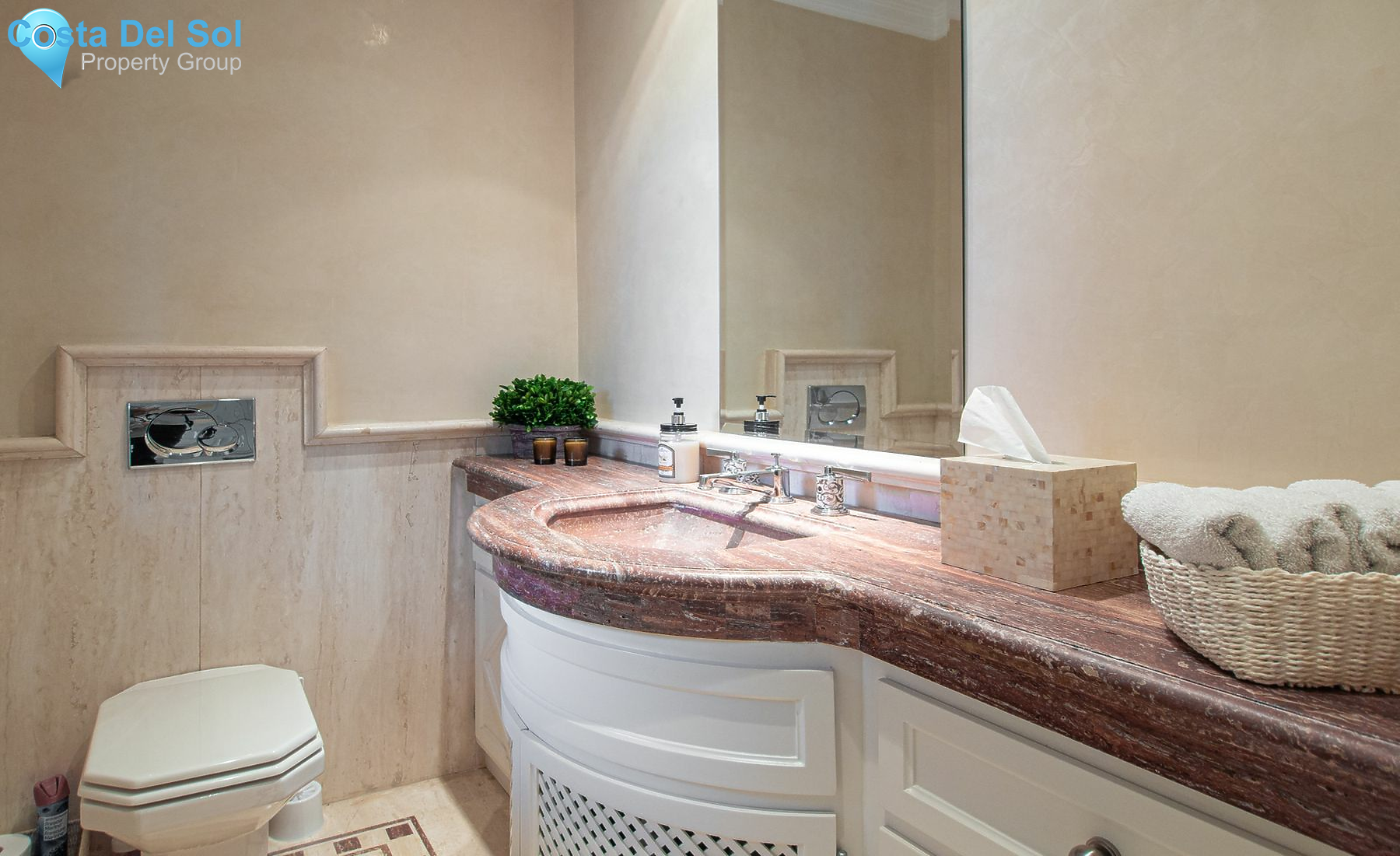 Townhouse in The Golden Mile-1134248