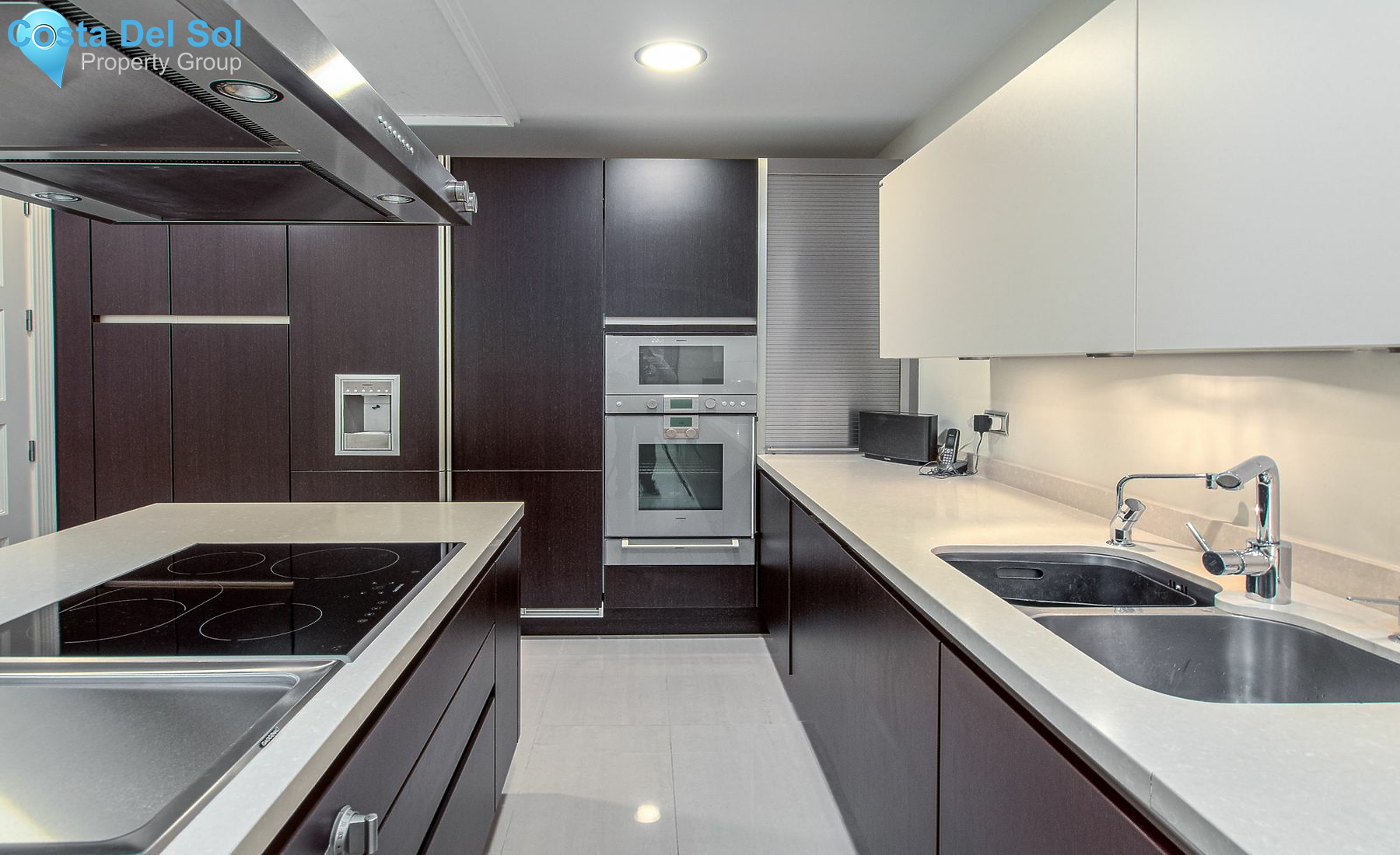 Townhouse in The Golden Mile-1134233