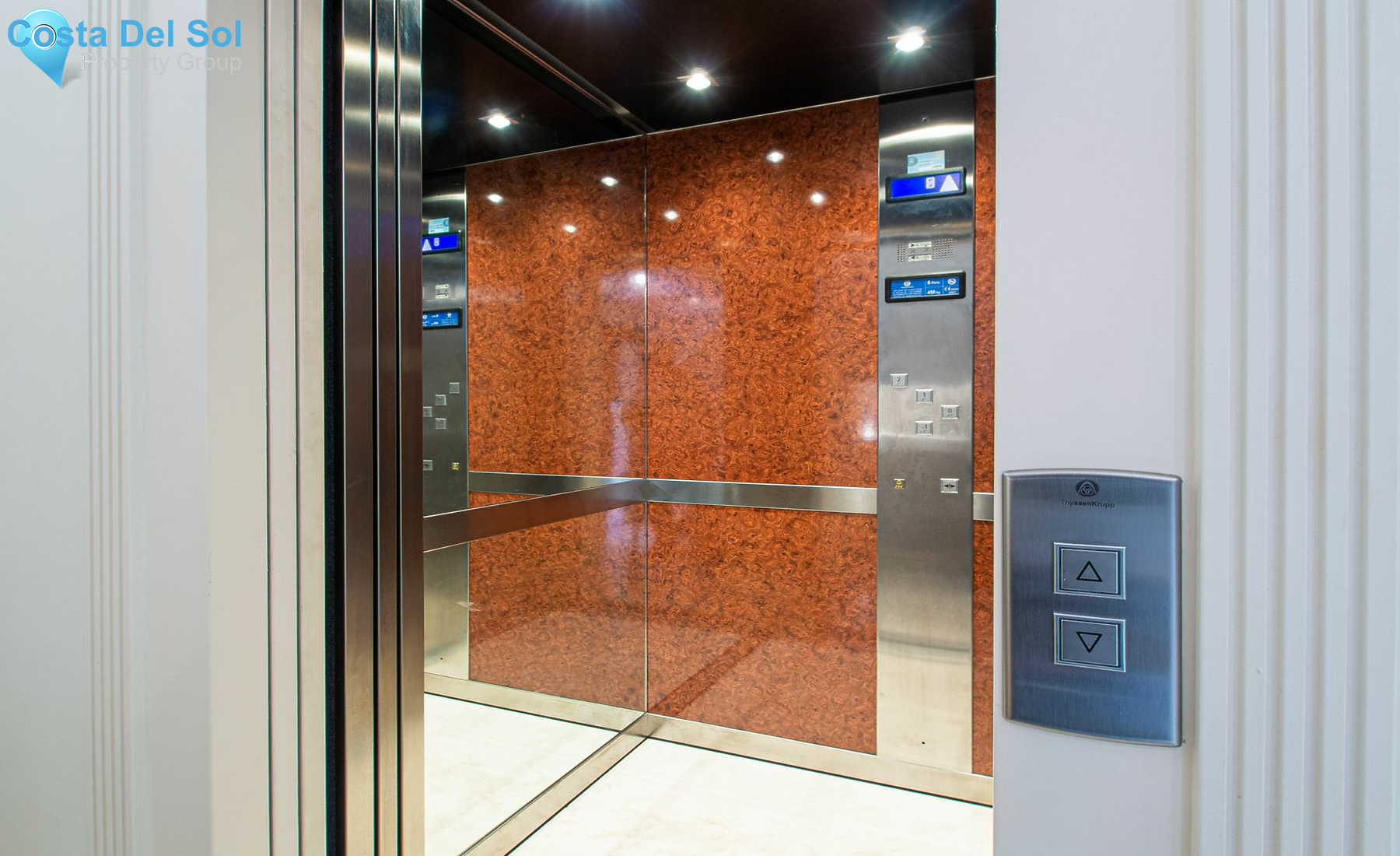 Townhouse in The Golden Mile-1134234