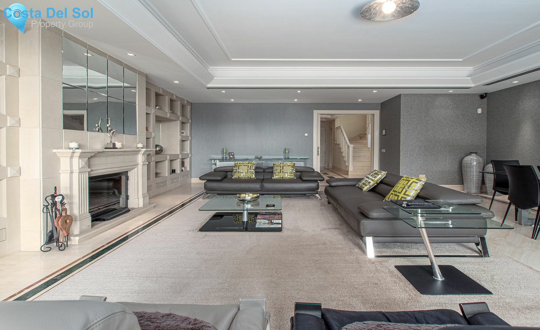 Townhouse in The Golden Mile-1134236