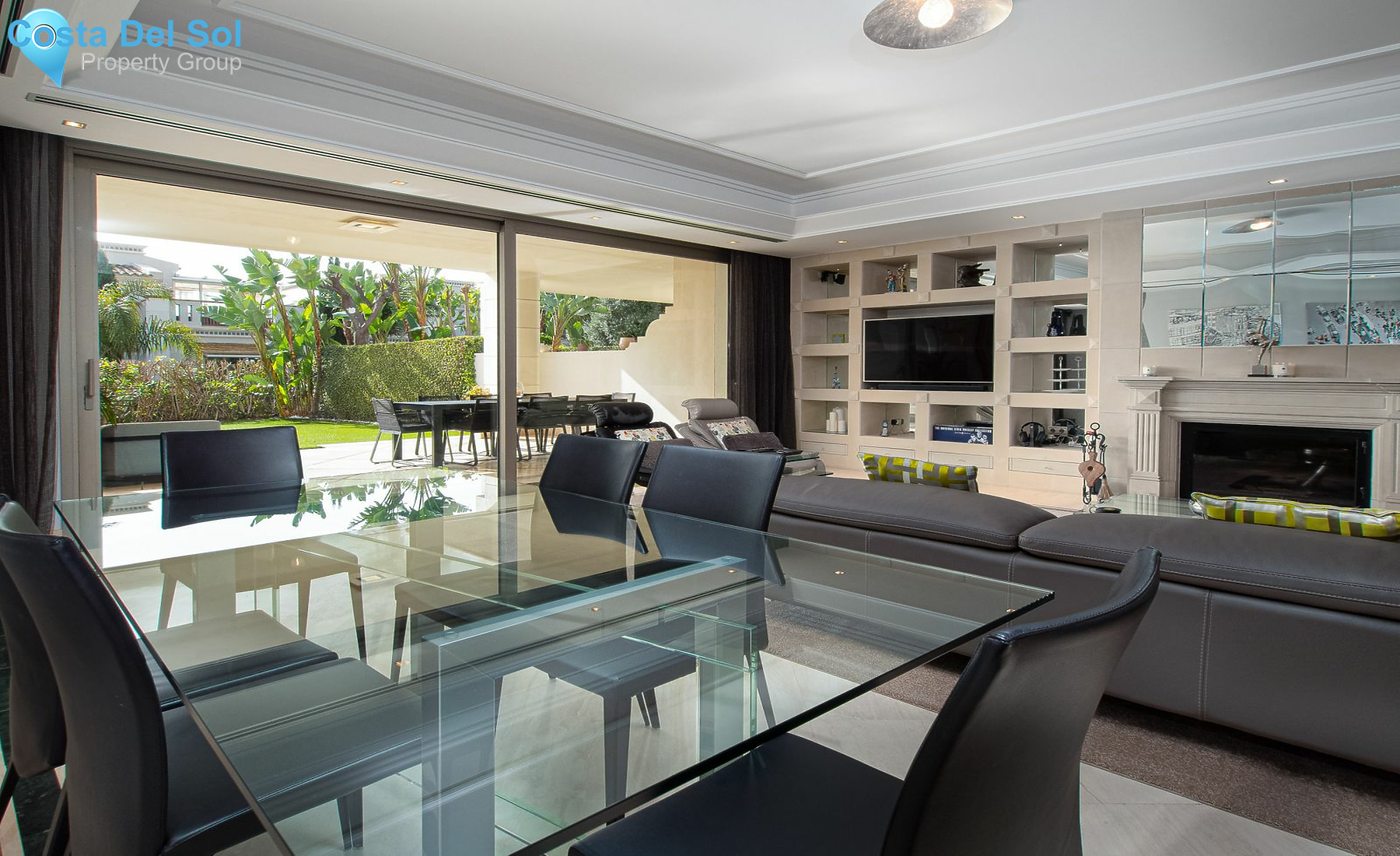 Townhouse in The Golden Mile-1134237