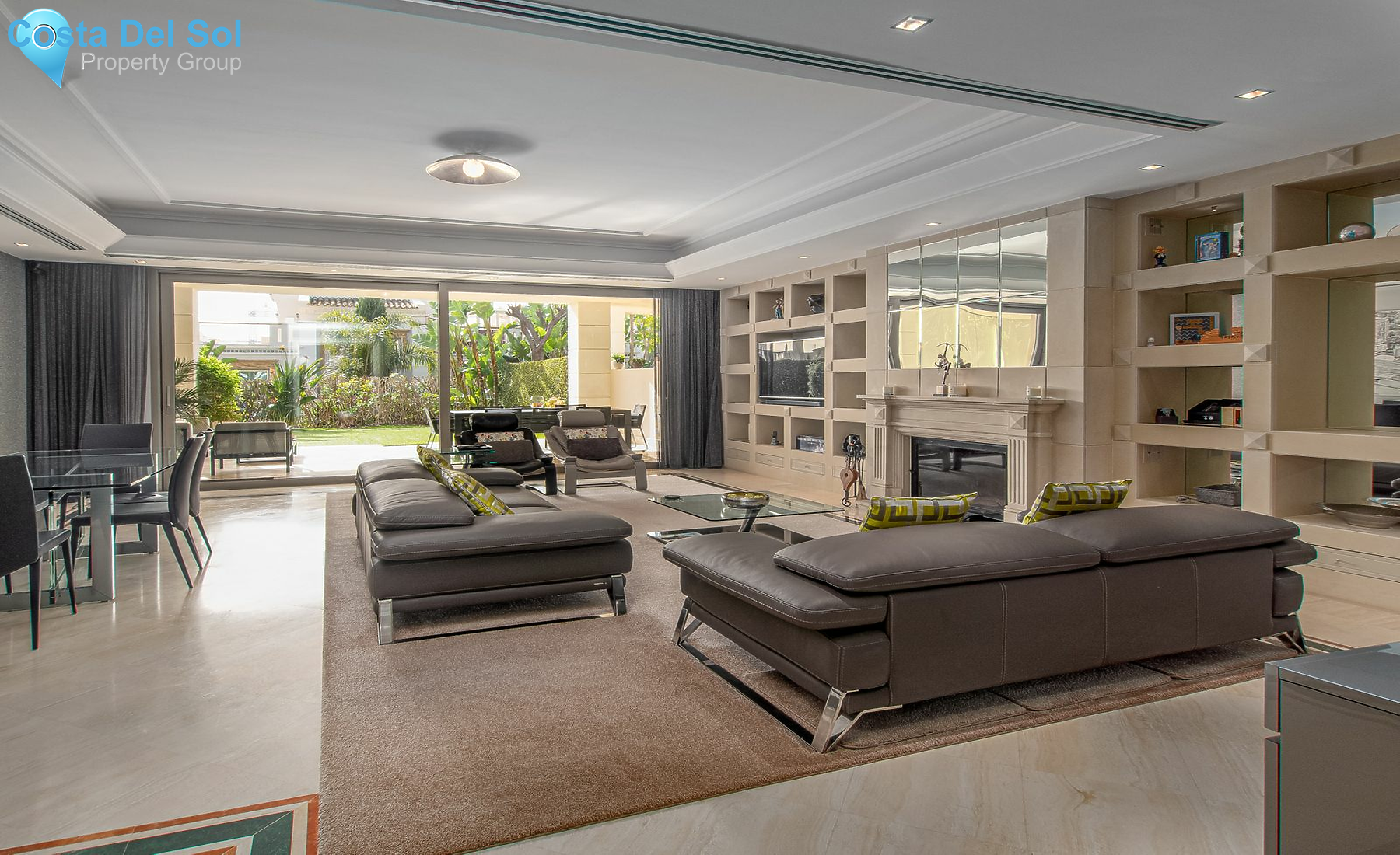 Townhouse in The Golden Mile-1134238