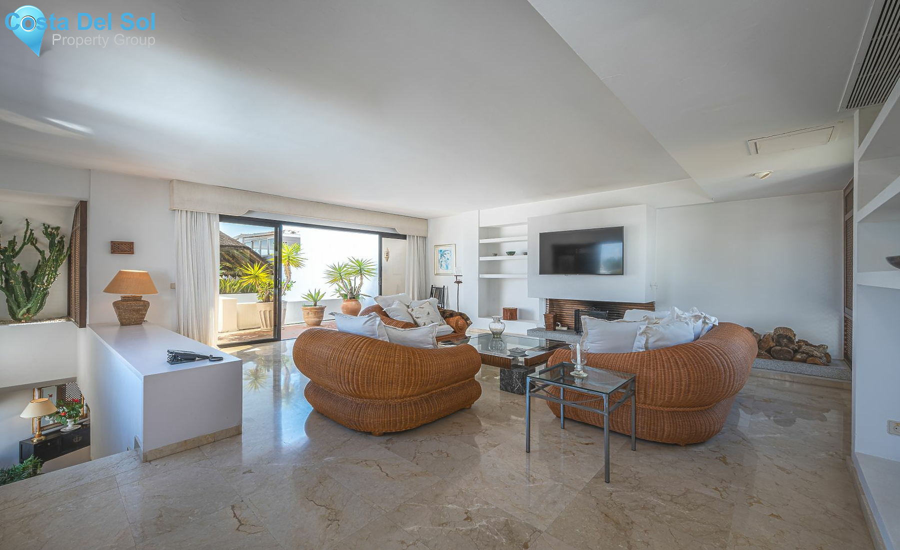 Townhouse in The Golden Mile-1139625