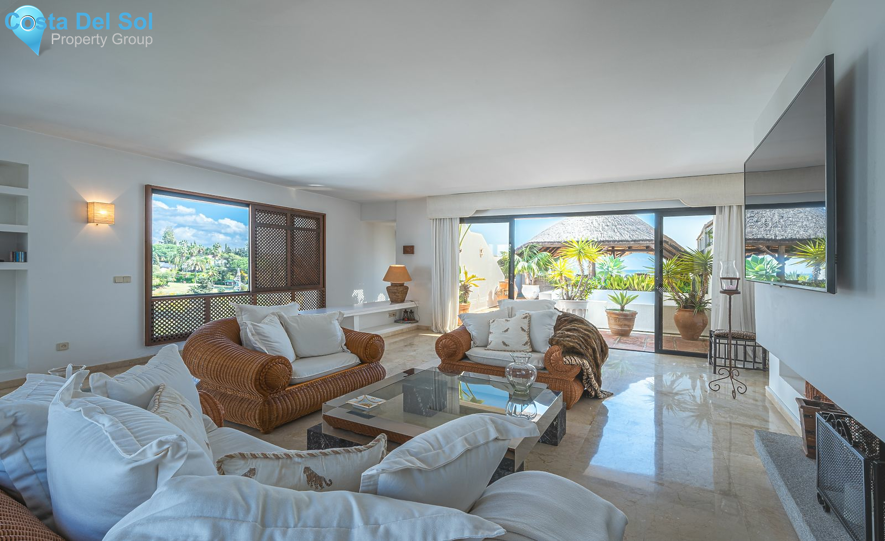 Townhouse in The Golden Mile-1139627