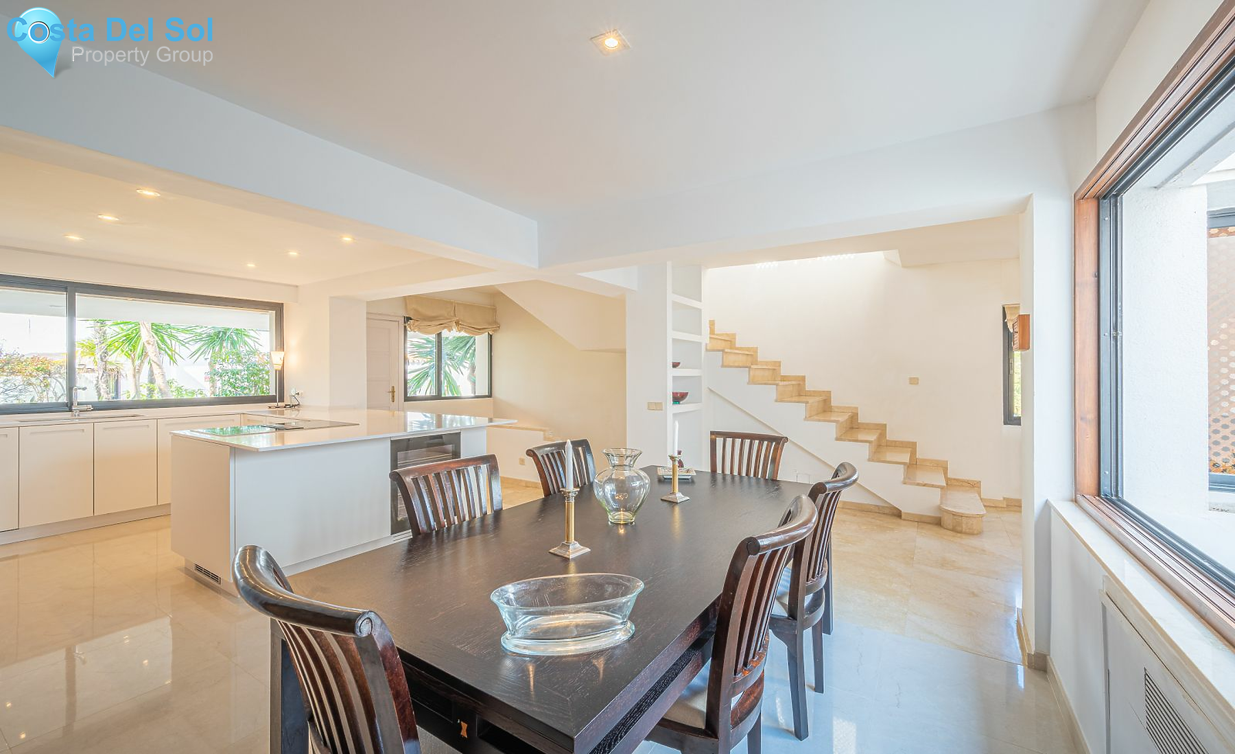 Townhouse in The Golden Mile-1139619