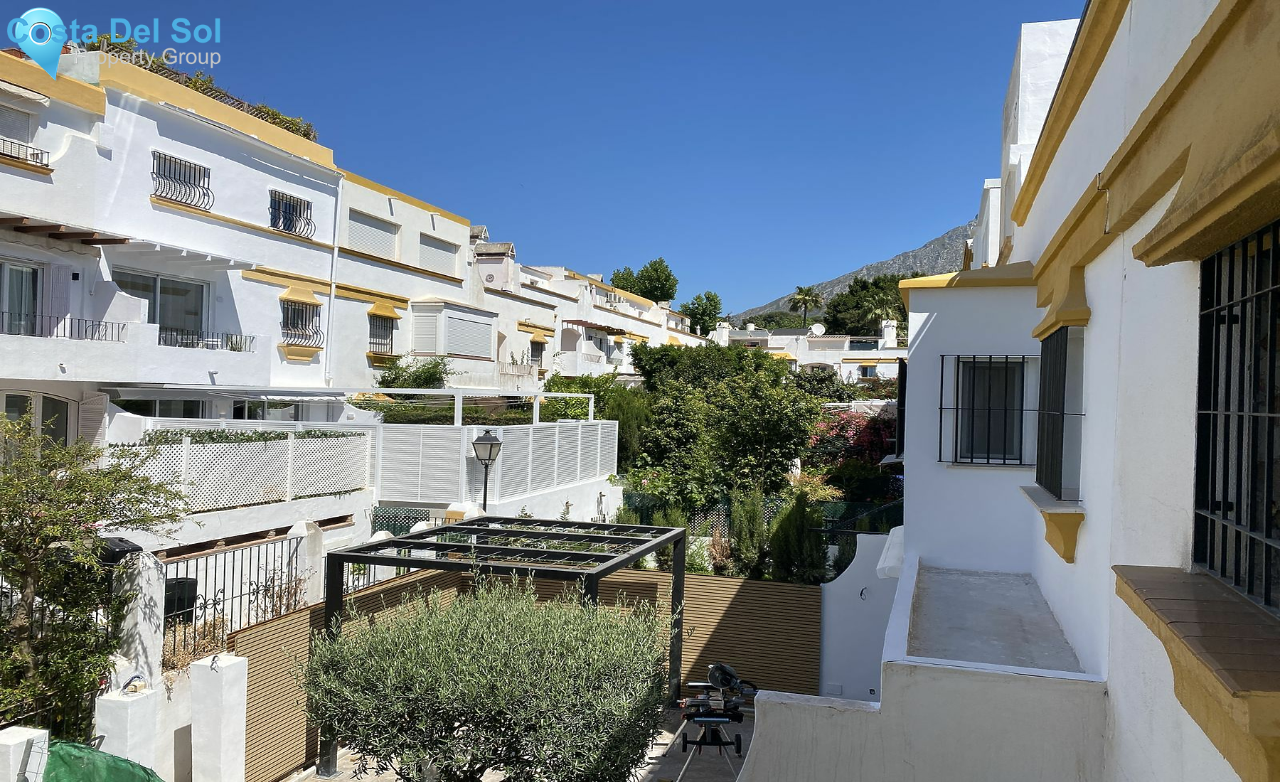 Townhouse in The Golden Mile-1145764