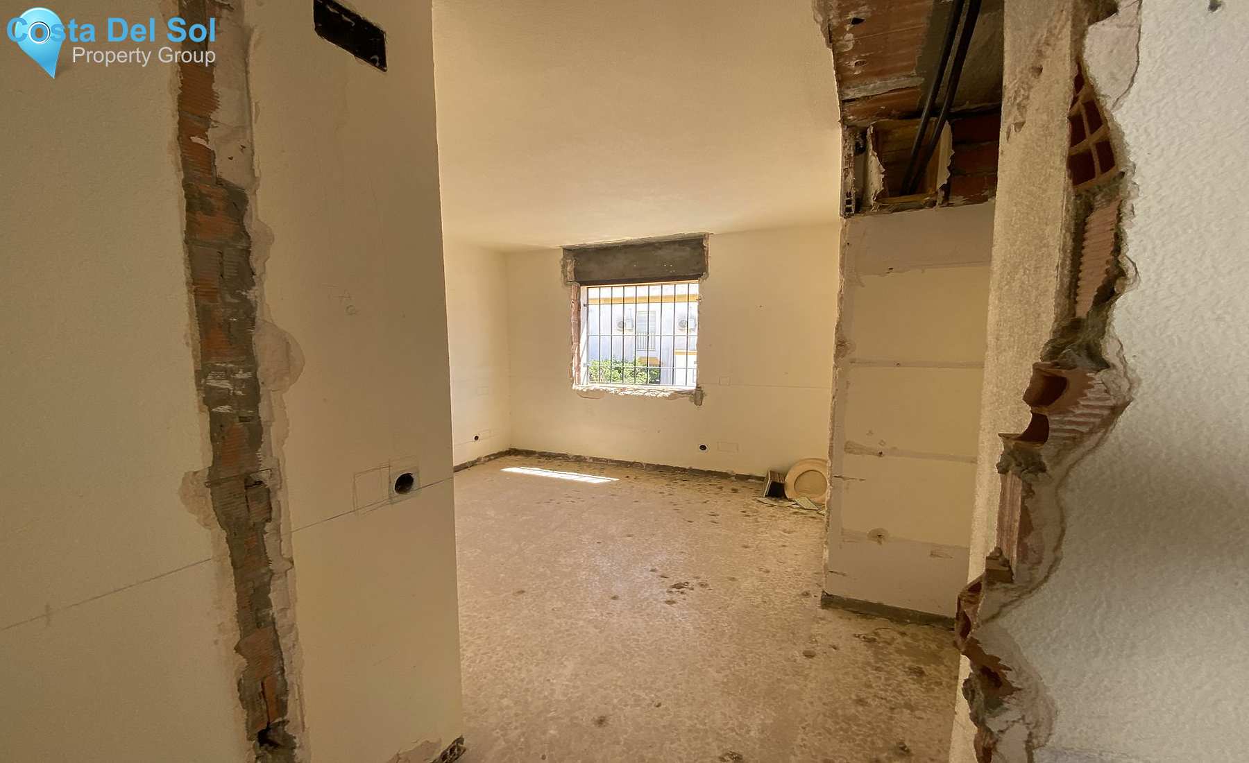 Townhouse in The Golden Mile-1145767