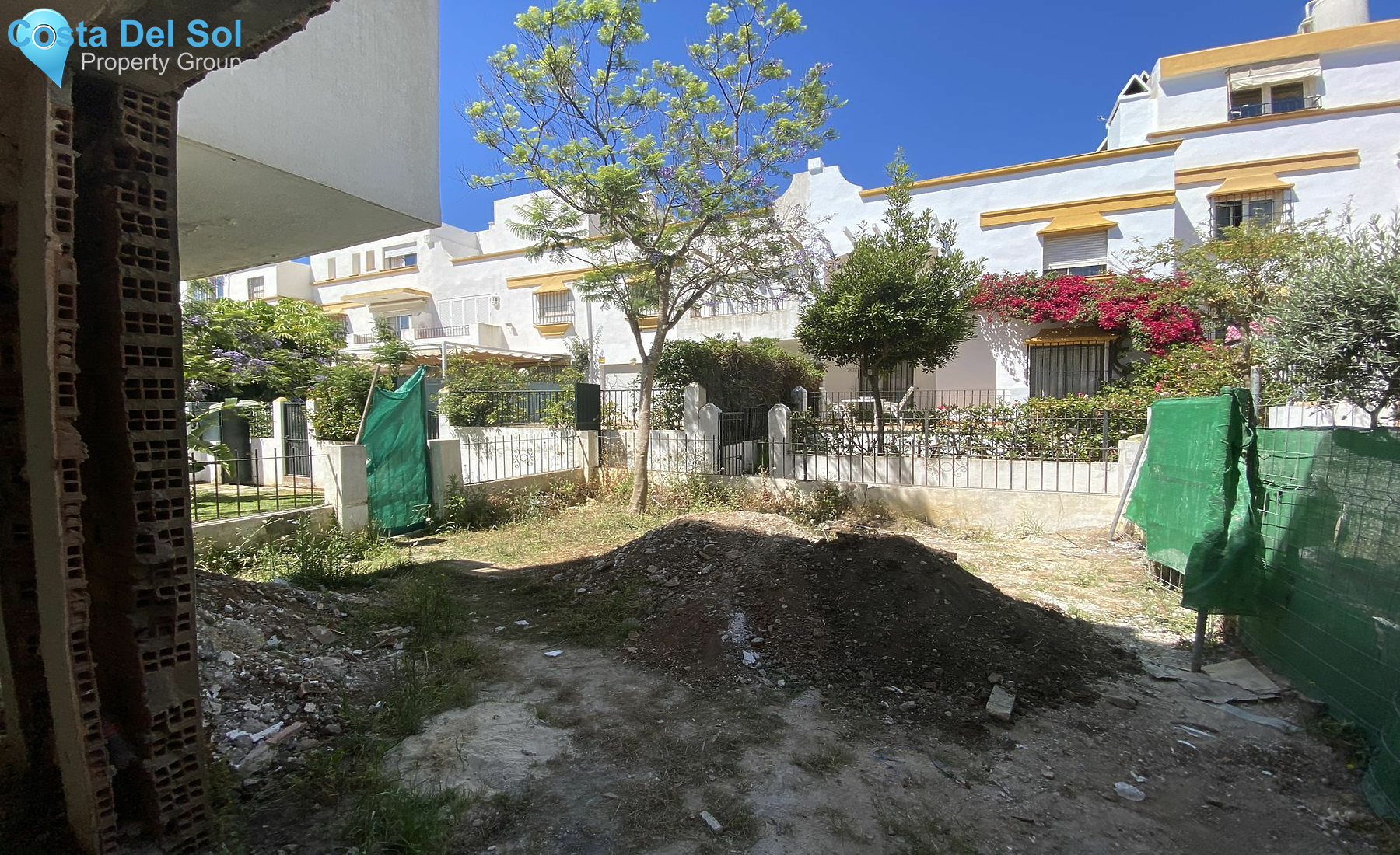 Townhouse in The Golden Mile-1145768