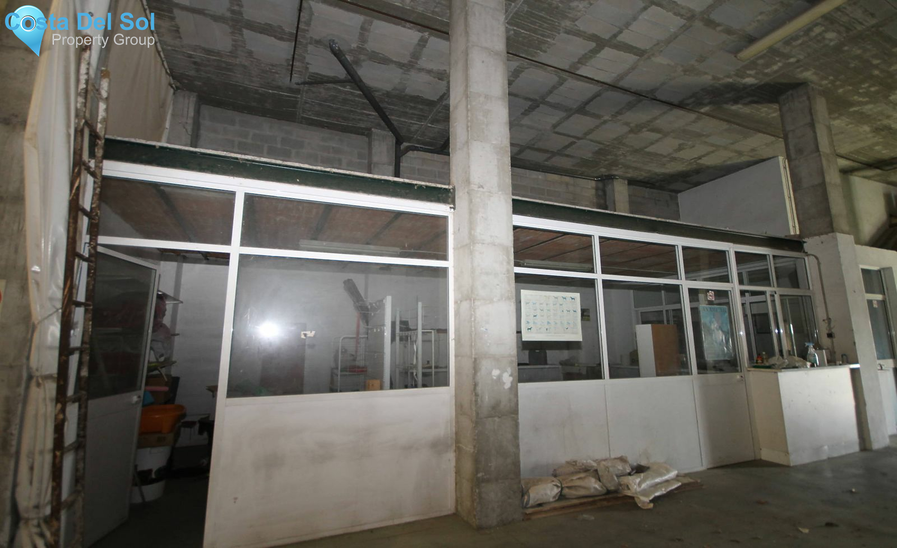 Warehouse in Vélez-Málaga-1229634