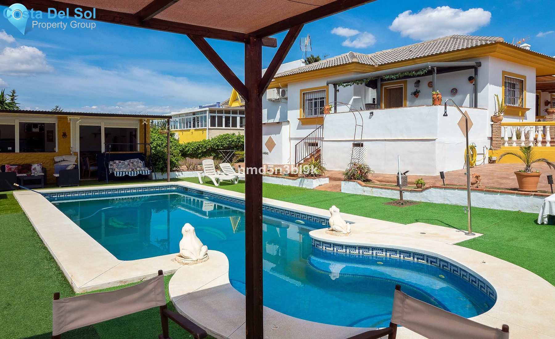 Detached Villa in Alhaurín de la Torre-1147930