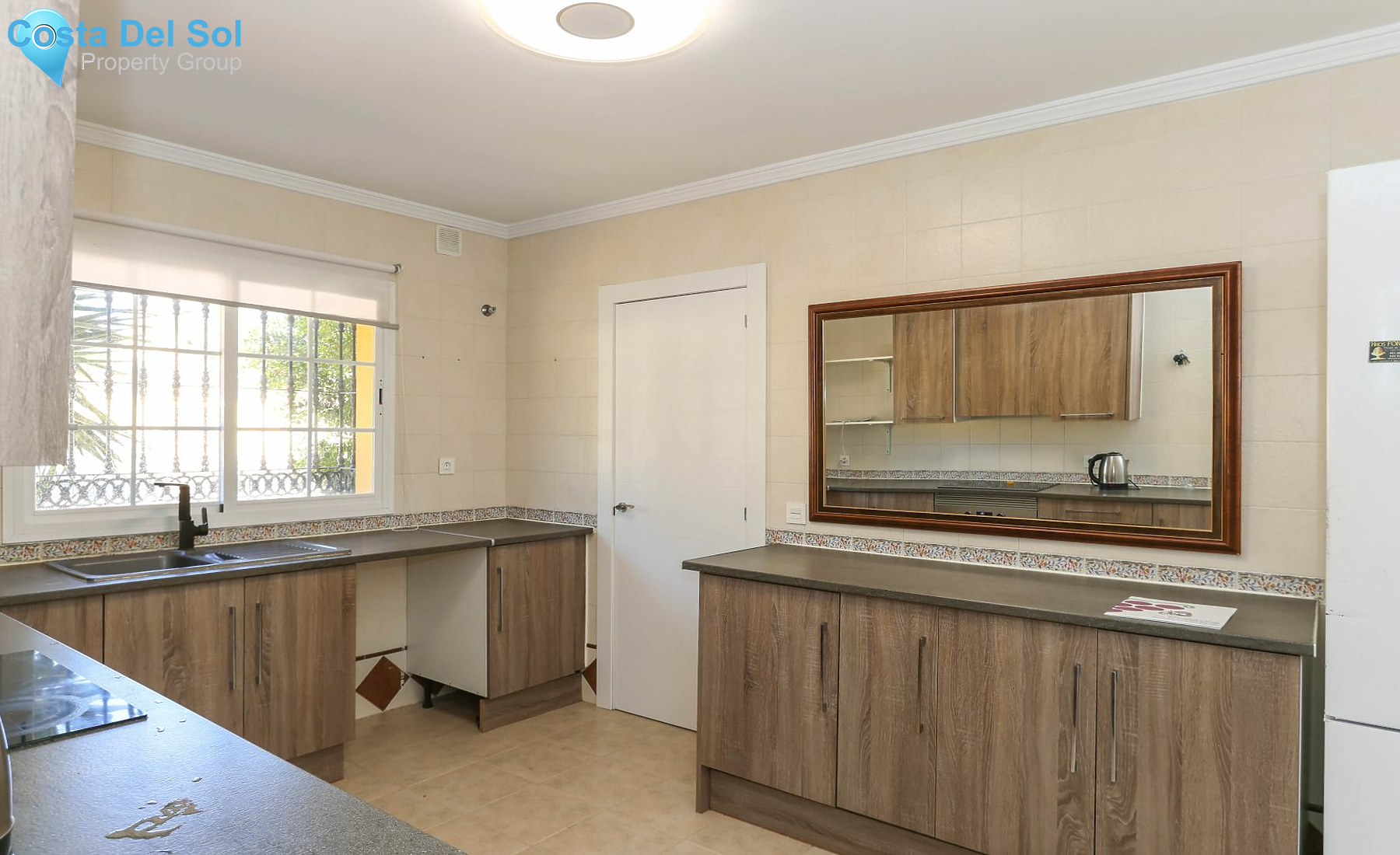 Detached Villa in Alhaurín de la Torre-1201115