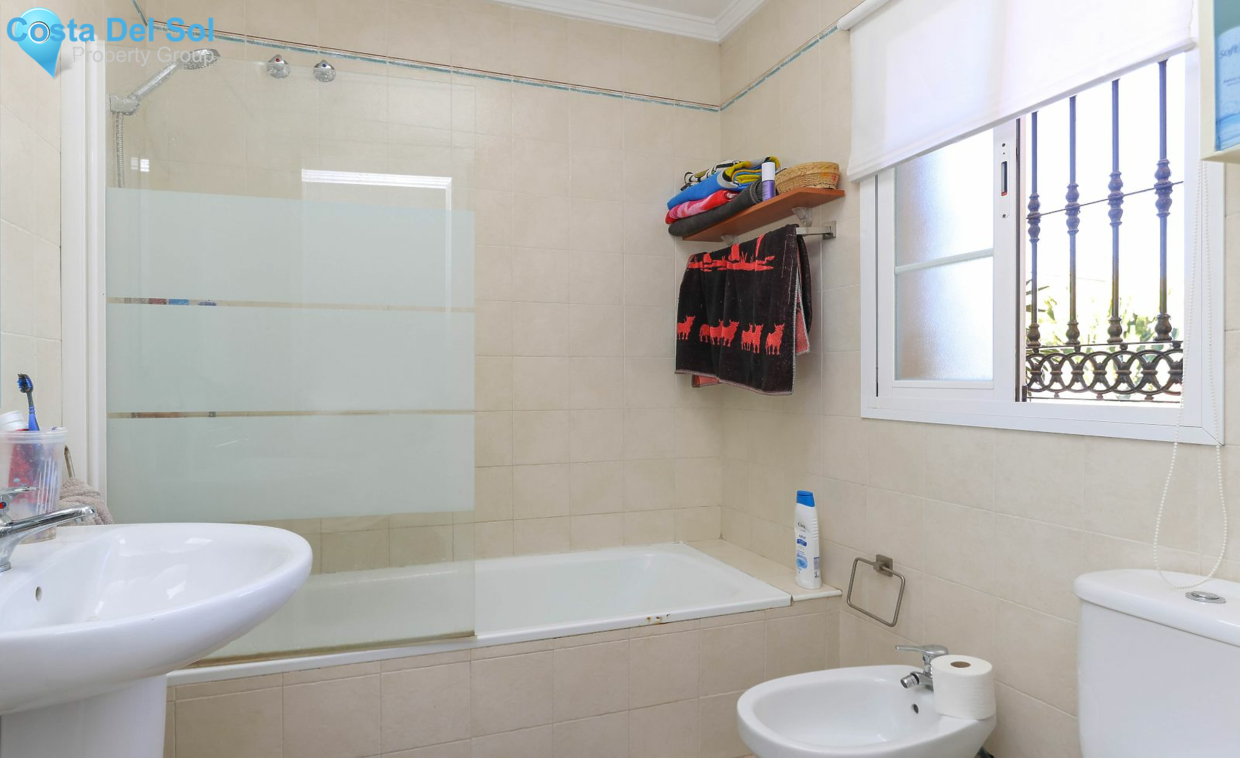 Detached Villa in Alhaurín de la Torre-1201120