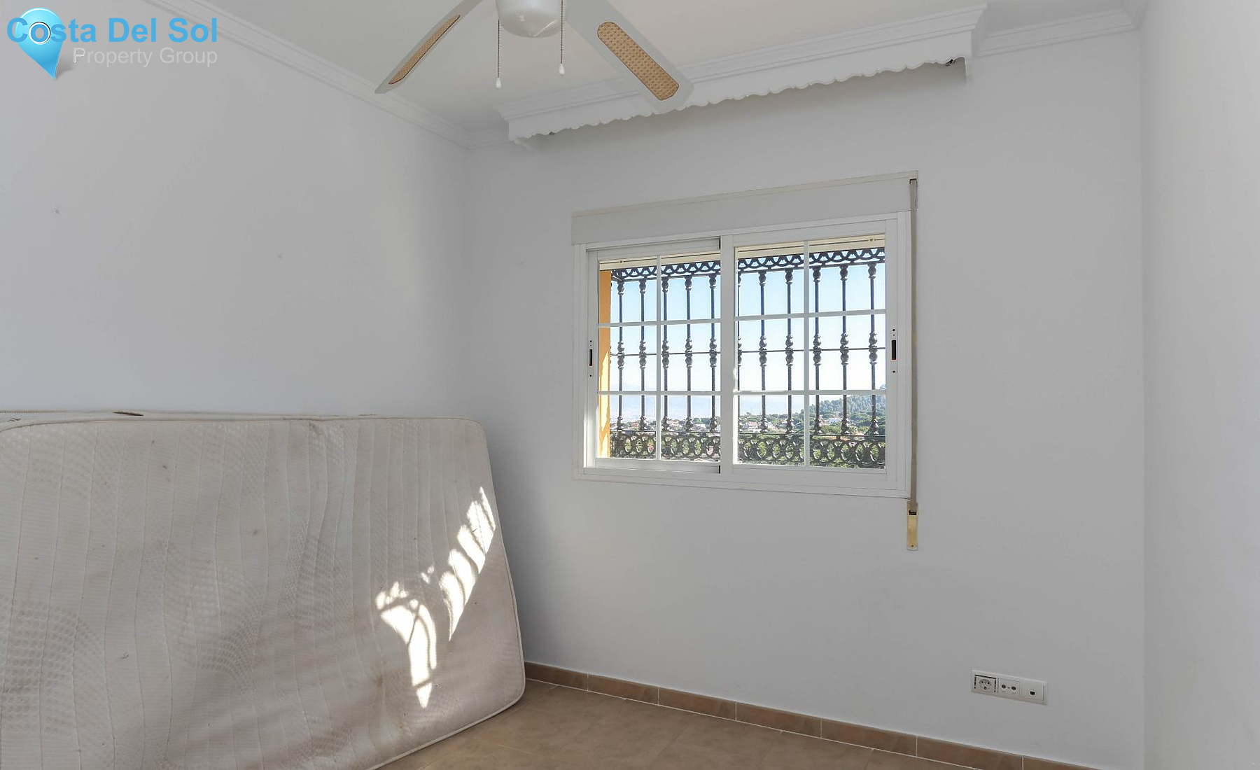 Detached Villa in Alhaurín de la Torre-1201121