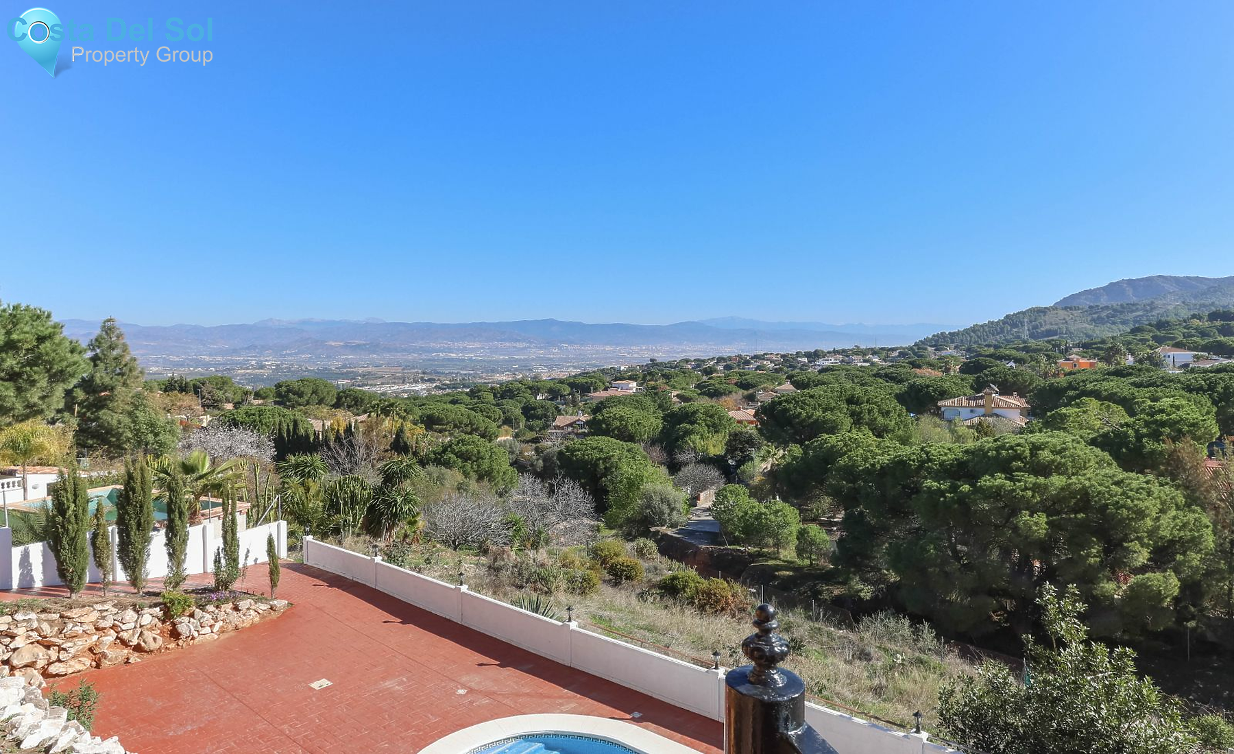 Detached Villa in Alhaurín de la Torre-1201105