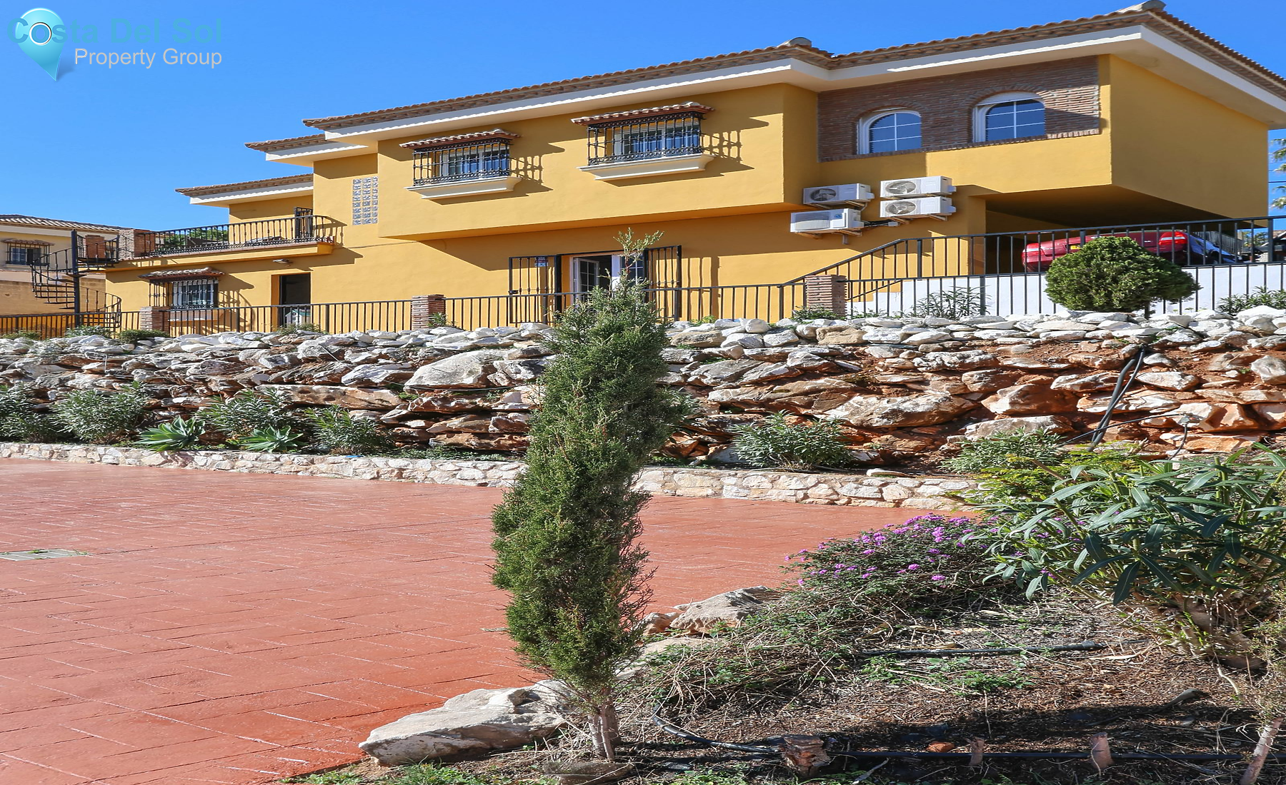 Detached Villa in Alhaurín de la Torre-1201108