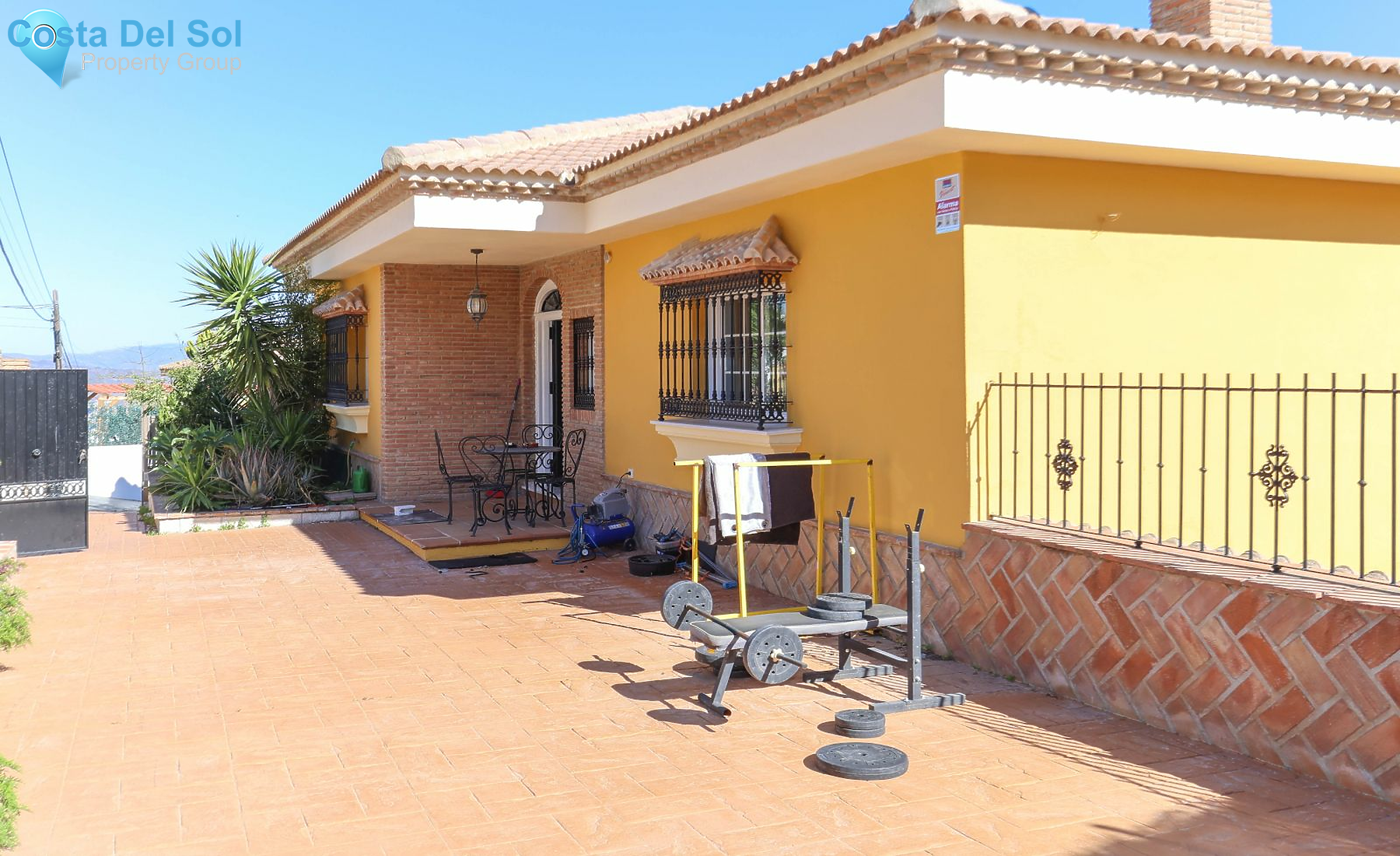 Detached Villa in Alhaurín de la Torre-1201110