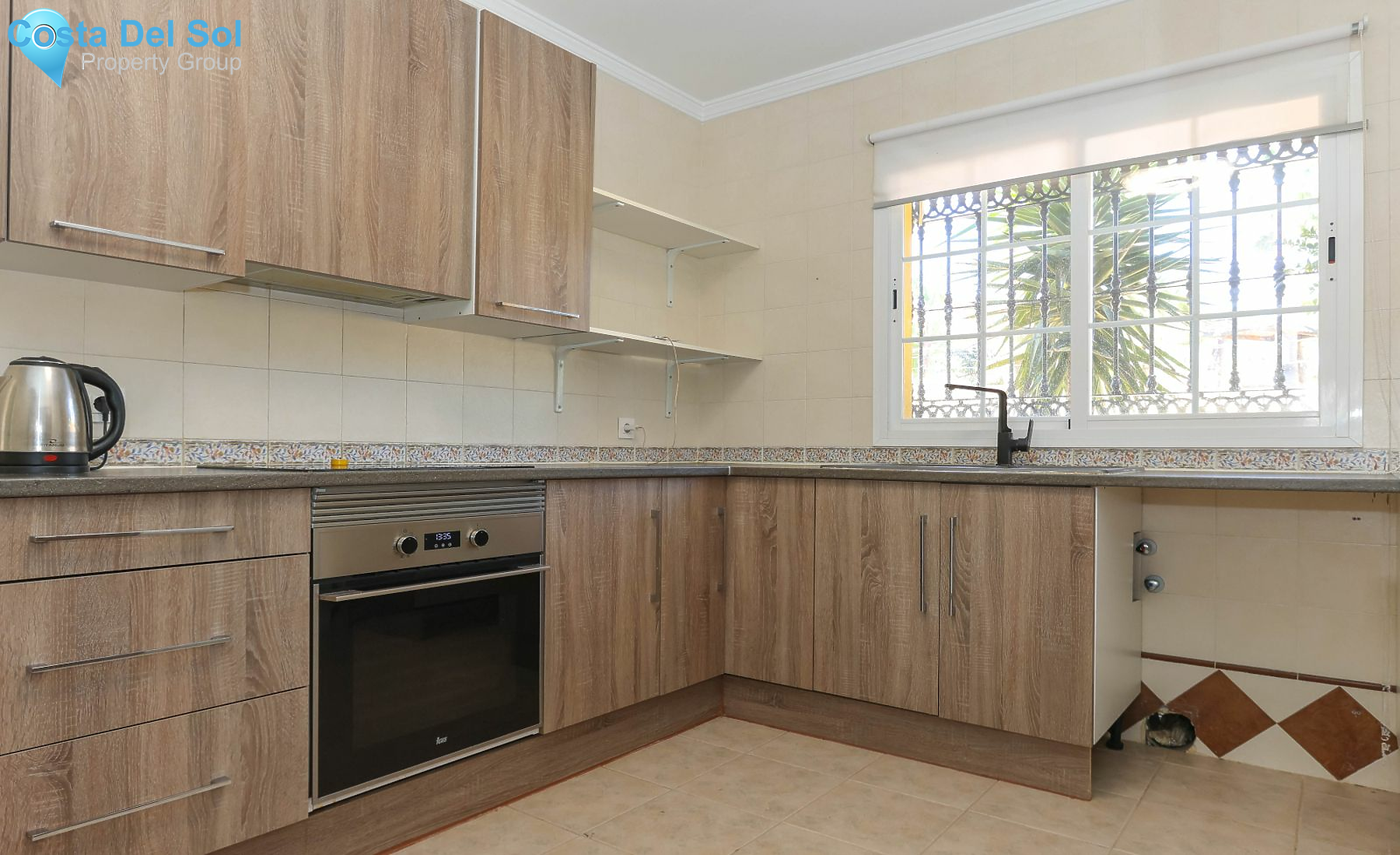 Detached Villa in Alhaurín de la Torre-1201111