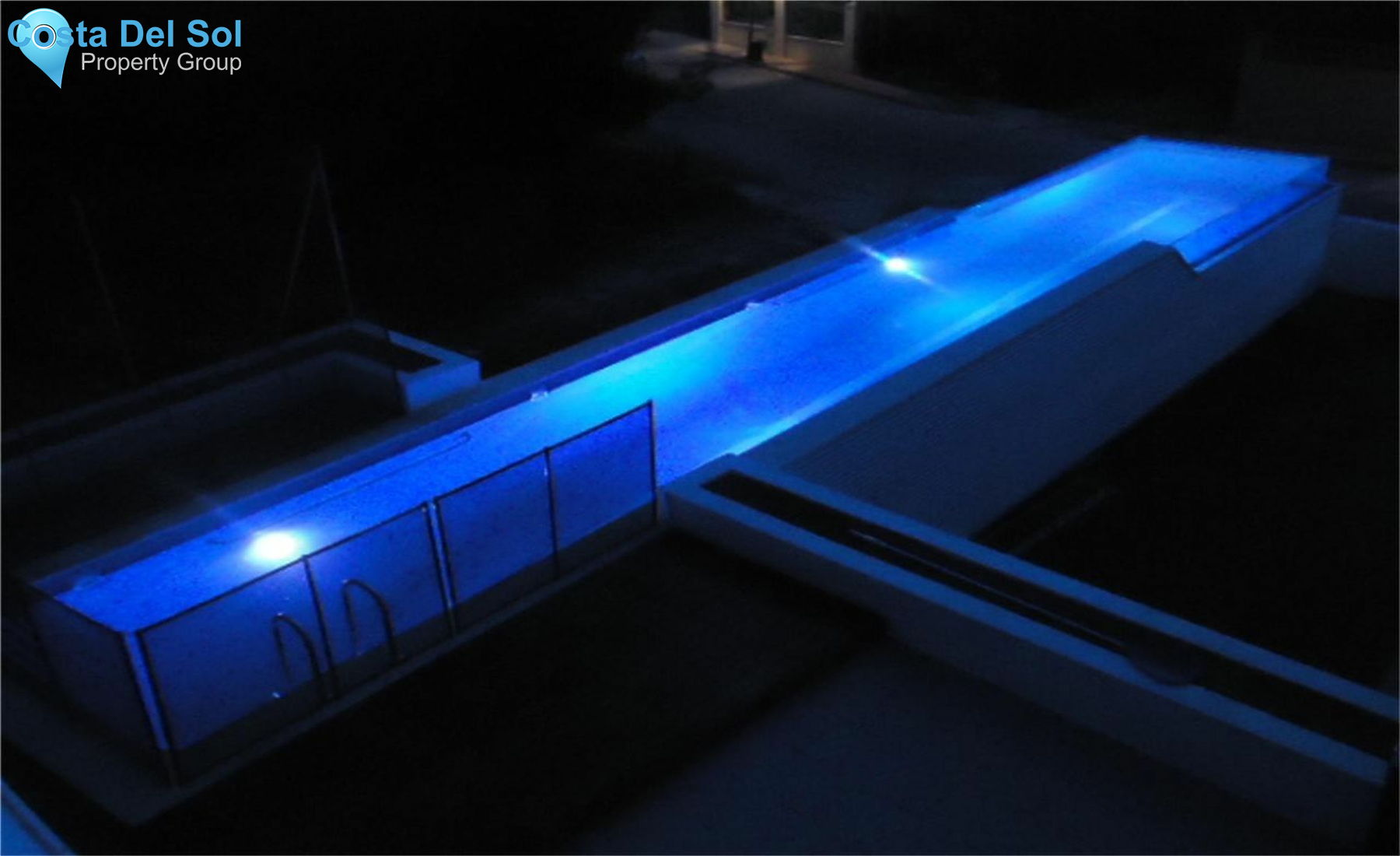 Detached Villa in Alhaurín de la Torre-1203768