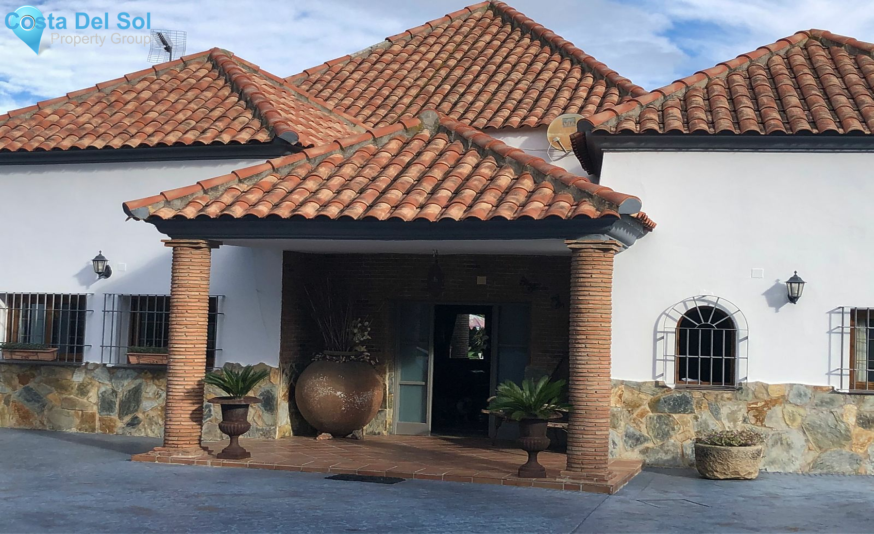 Detached Villa in Alhaurín de la Torre-1216618