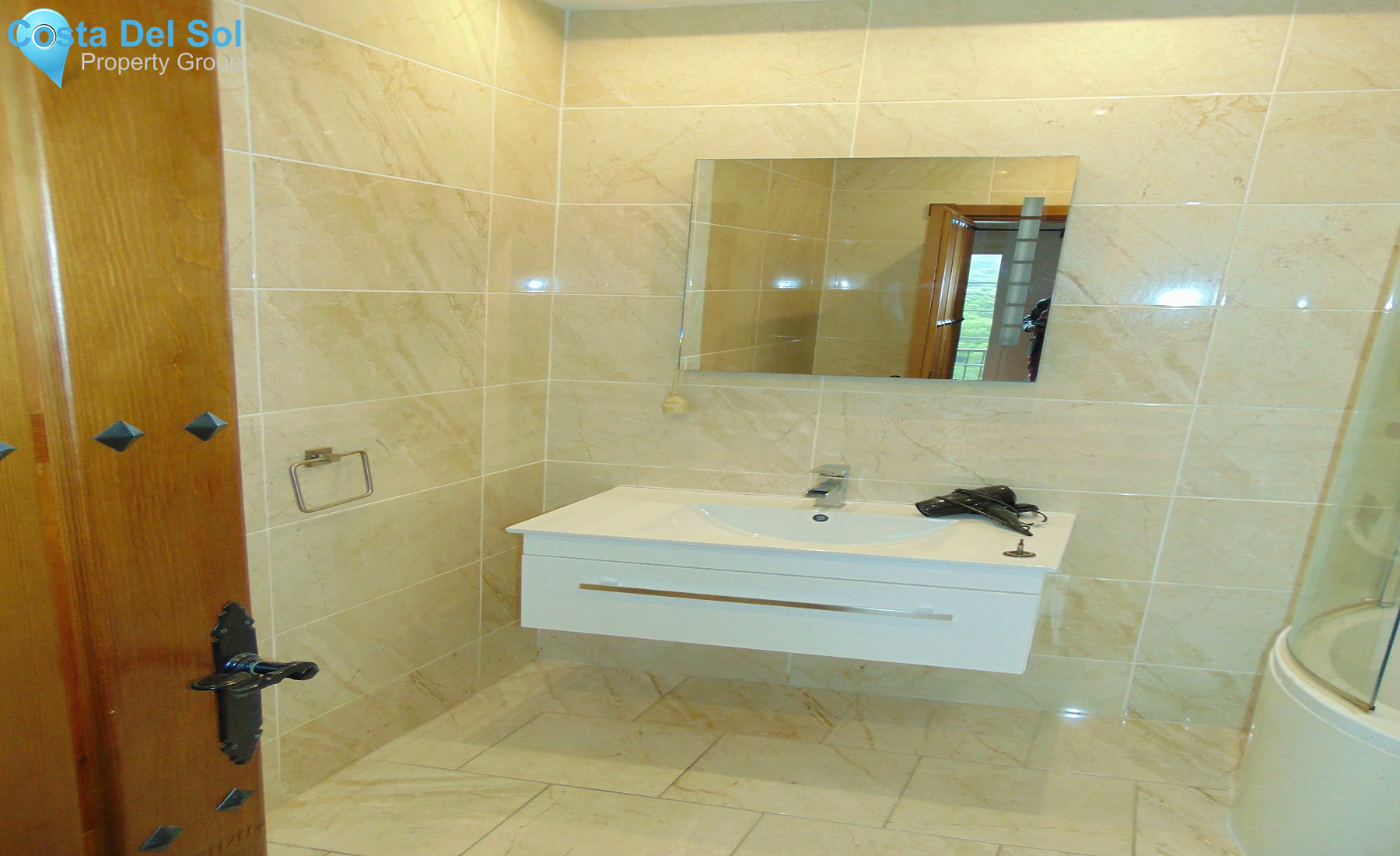 Detached Villa in Alhaurín de la Torre-1218330