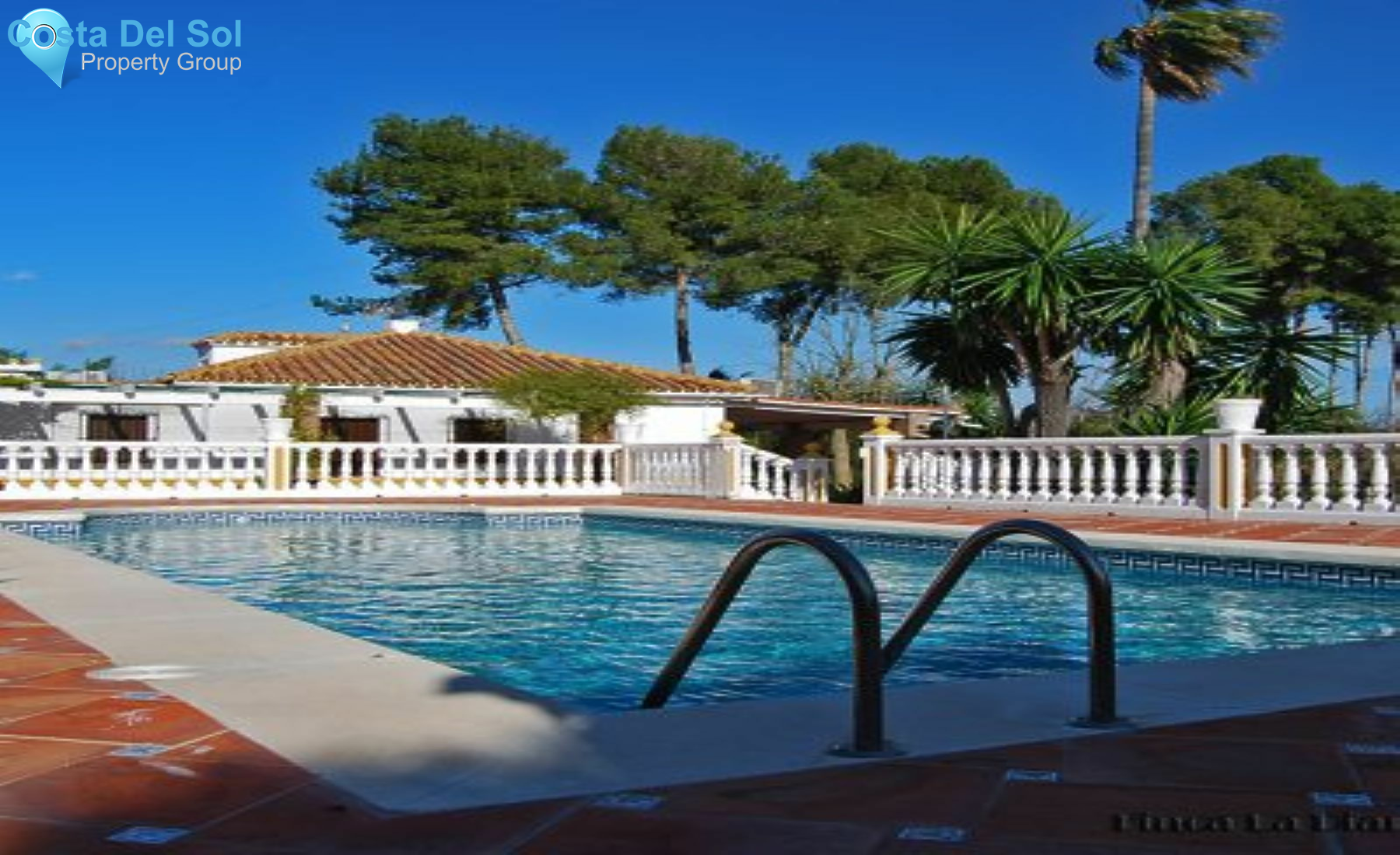 Detached Villa in Alhaurín de la Torre-1220854