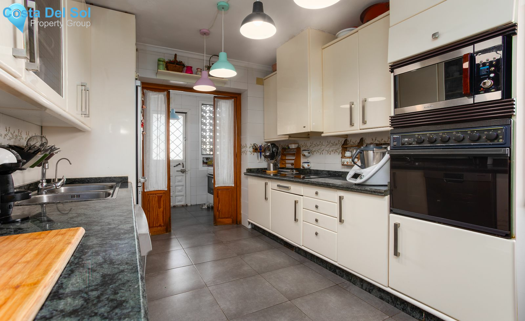 Detached Villa in Alhaurín de la Torre-1222418