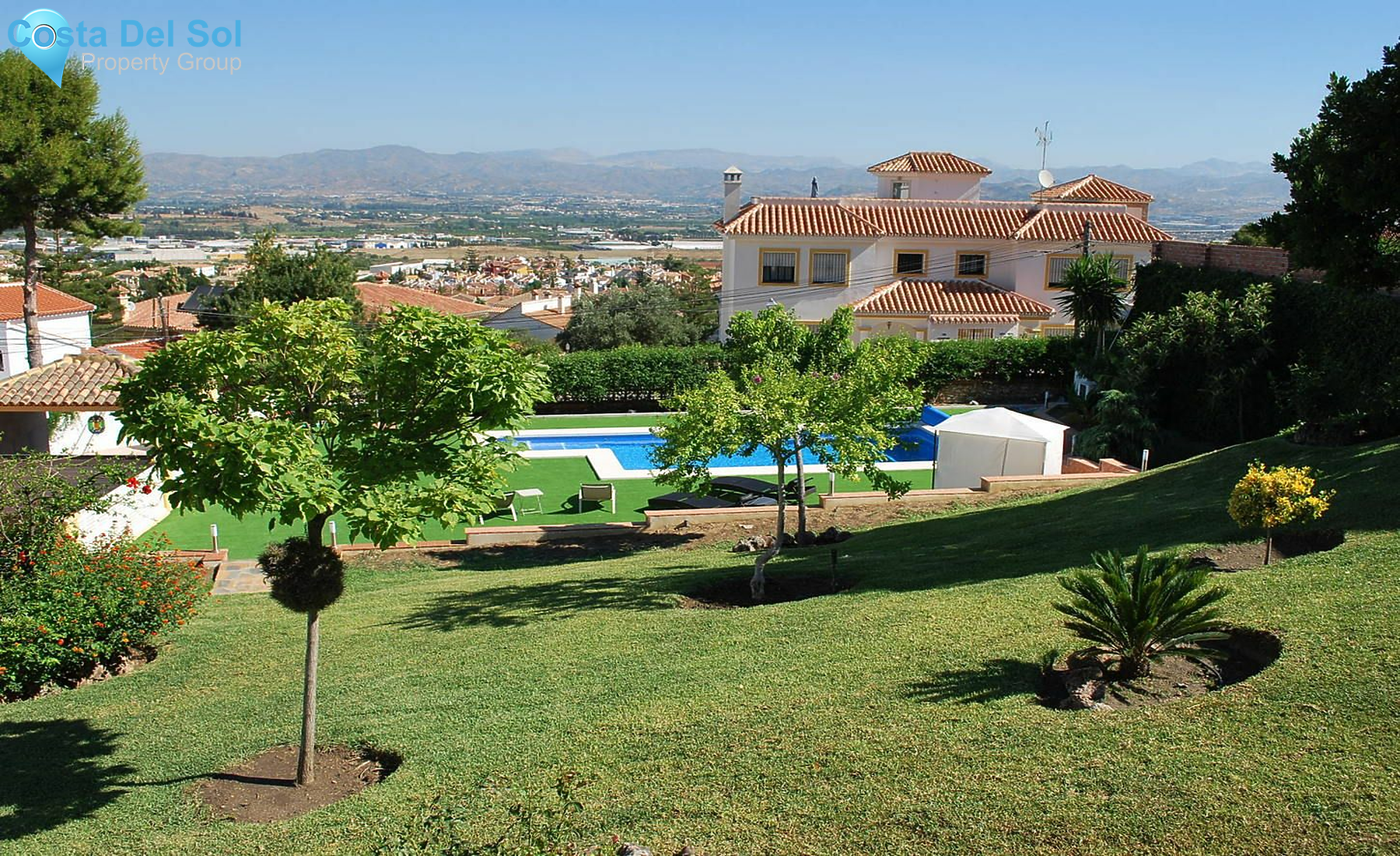 Detached Villa in Alhaurín de la Torre-1222550