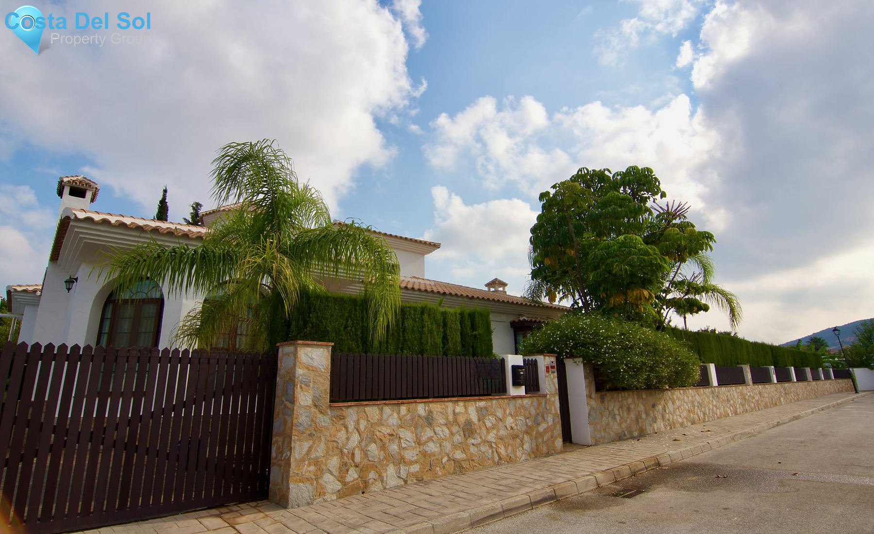 Detached Villa in Alhaurín de la Torre-1400504