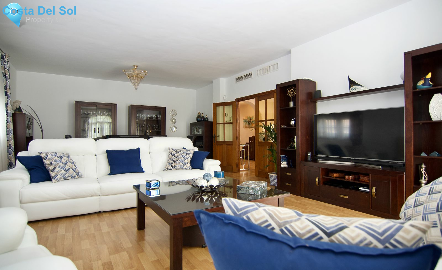 Detached Villa in Alhaurín de la Torre-1400509