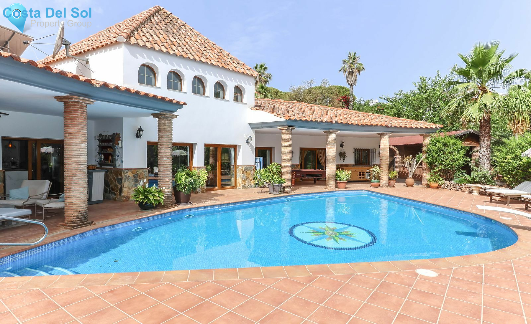 Detached Villa in Alhaurín de la Torre-1431220