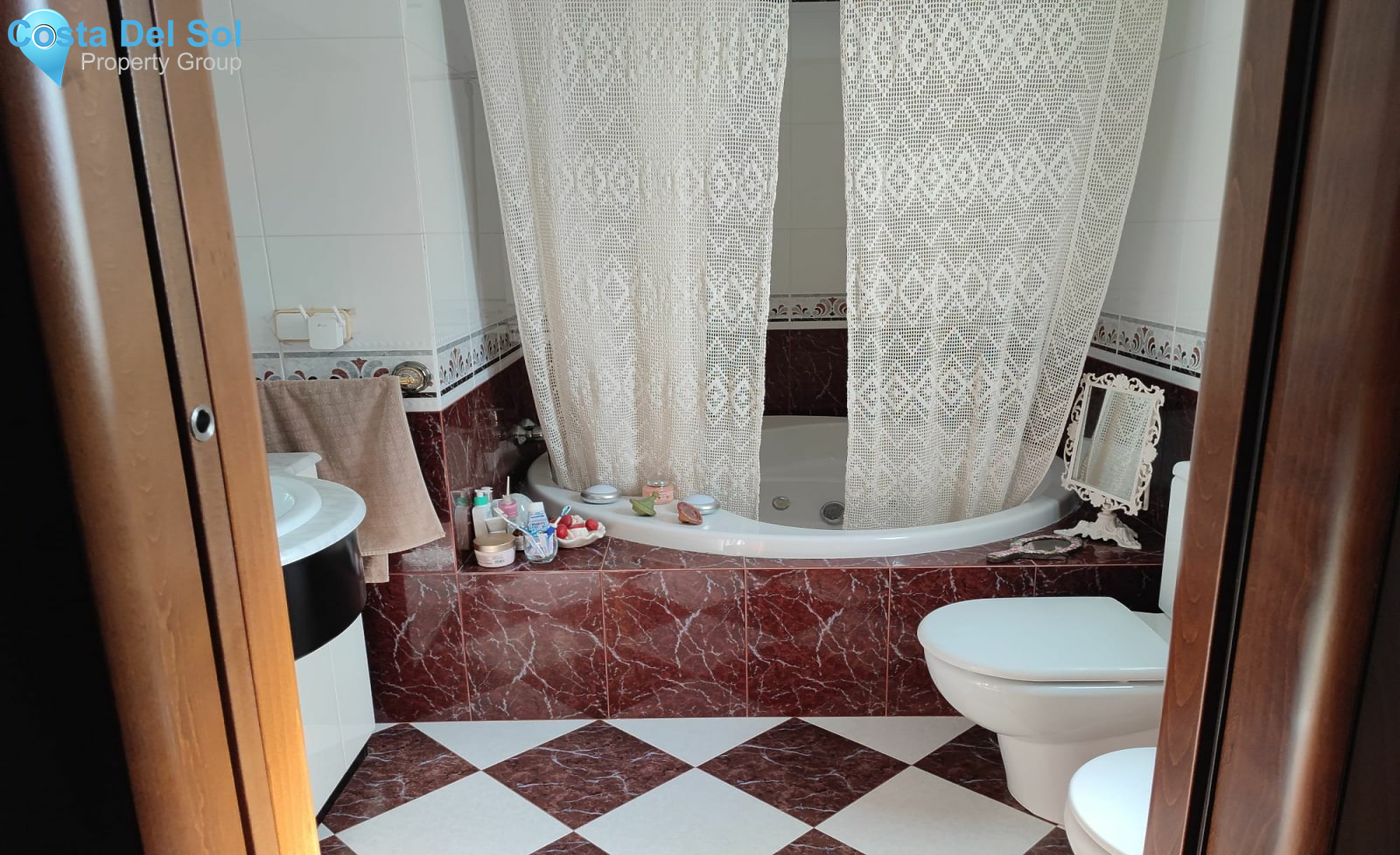 Detached Villa in Alhaurín de la Torre-1447976