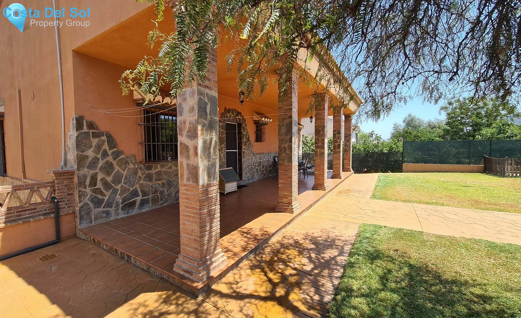 Detached Villa in Alhaurín de la Torre-1530043