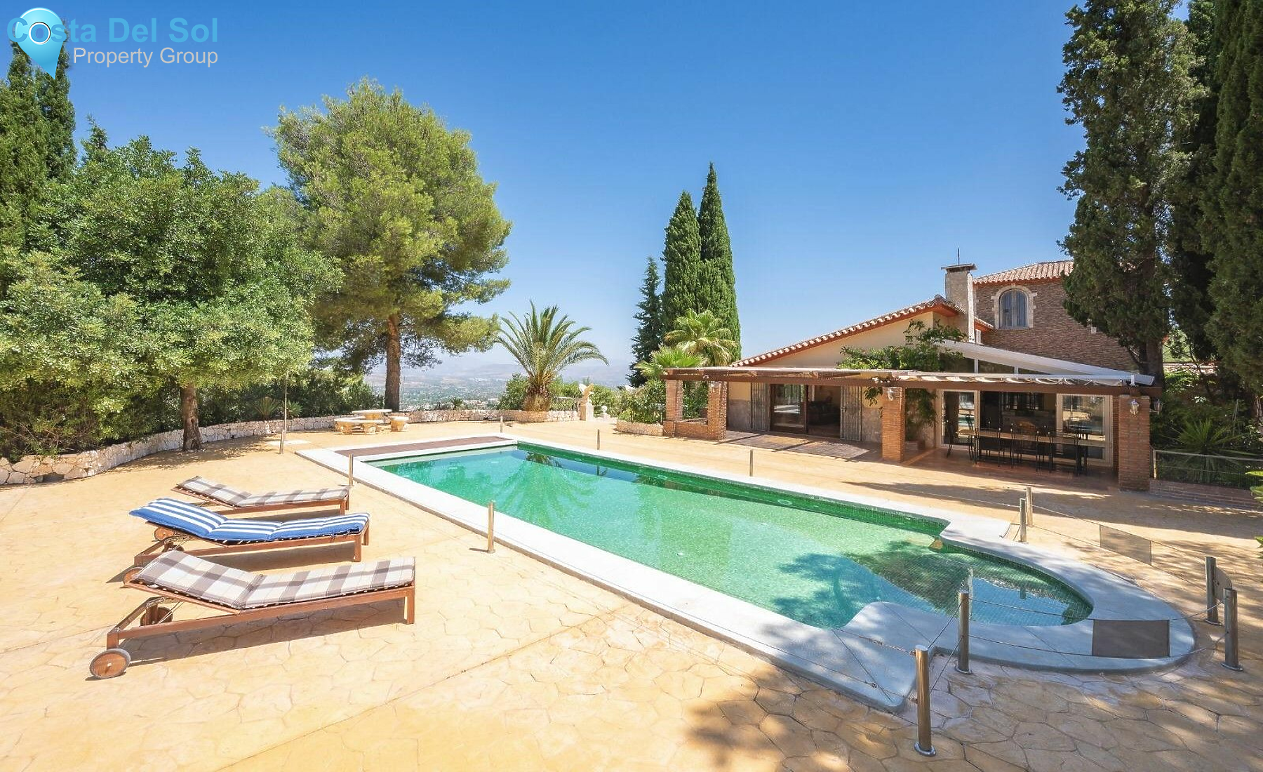 Detached Villa in Alhaurín el Grande-1227174