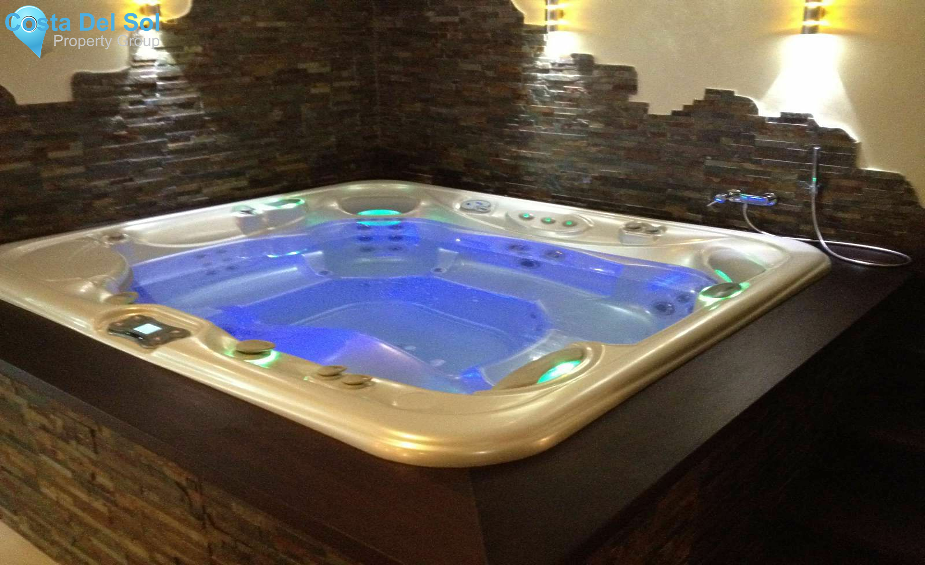 Detached Villa in Altos de los Monteros-1216257