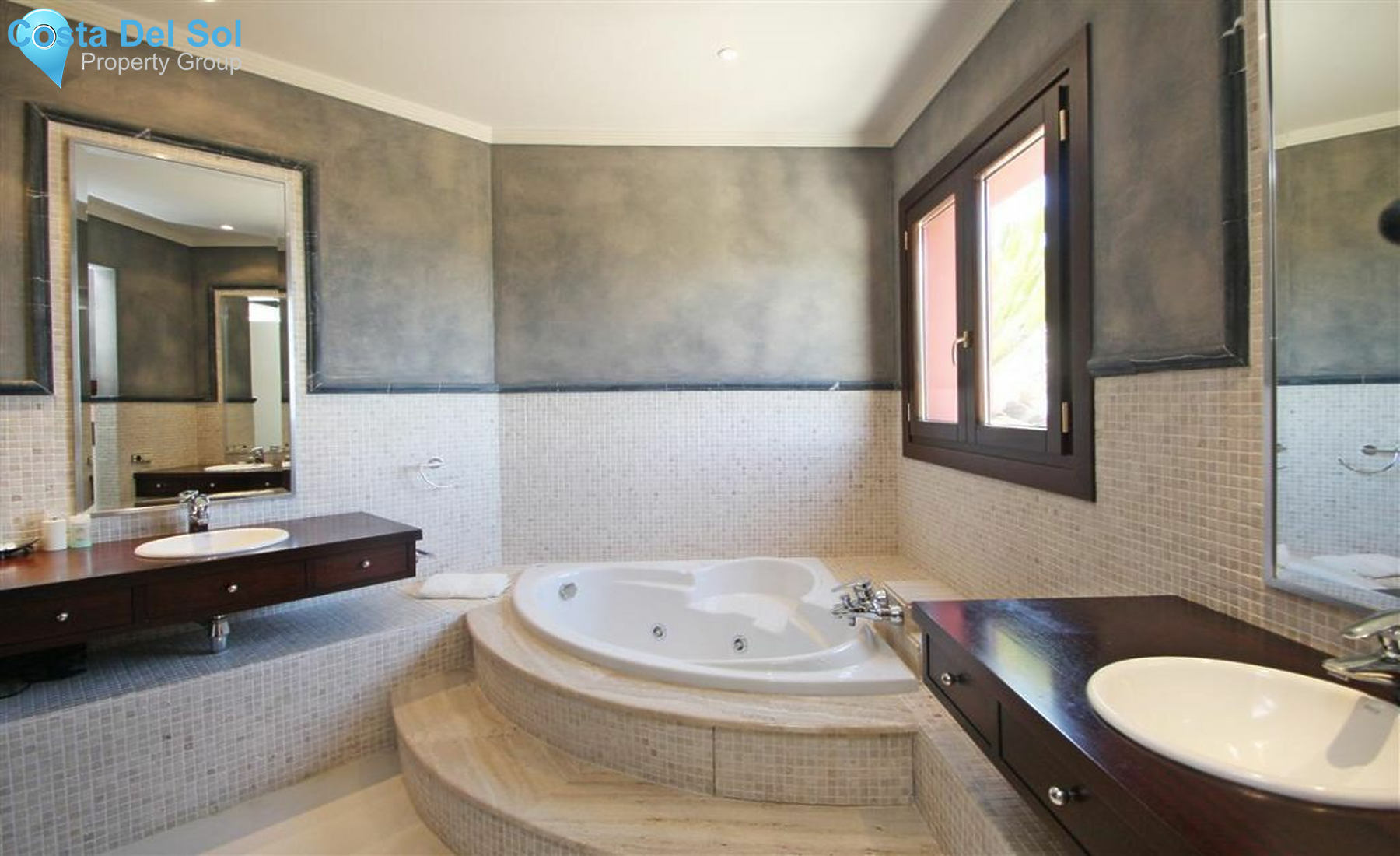 Detached Villa in Altos de los Monteros-1219256