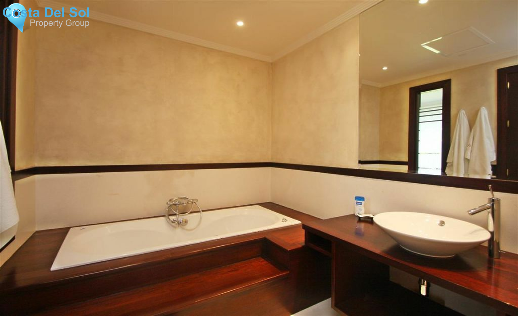 Detached Villa in Altos de los Monteros-1219258