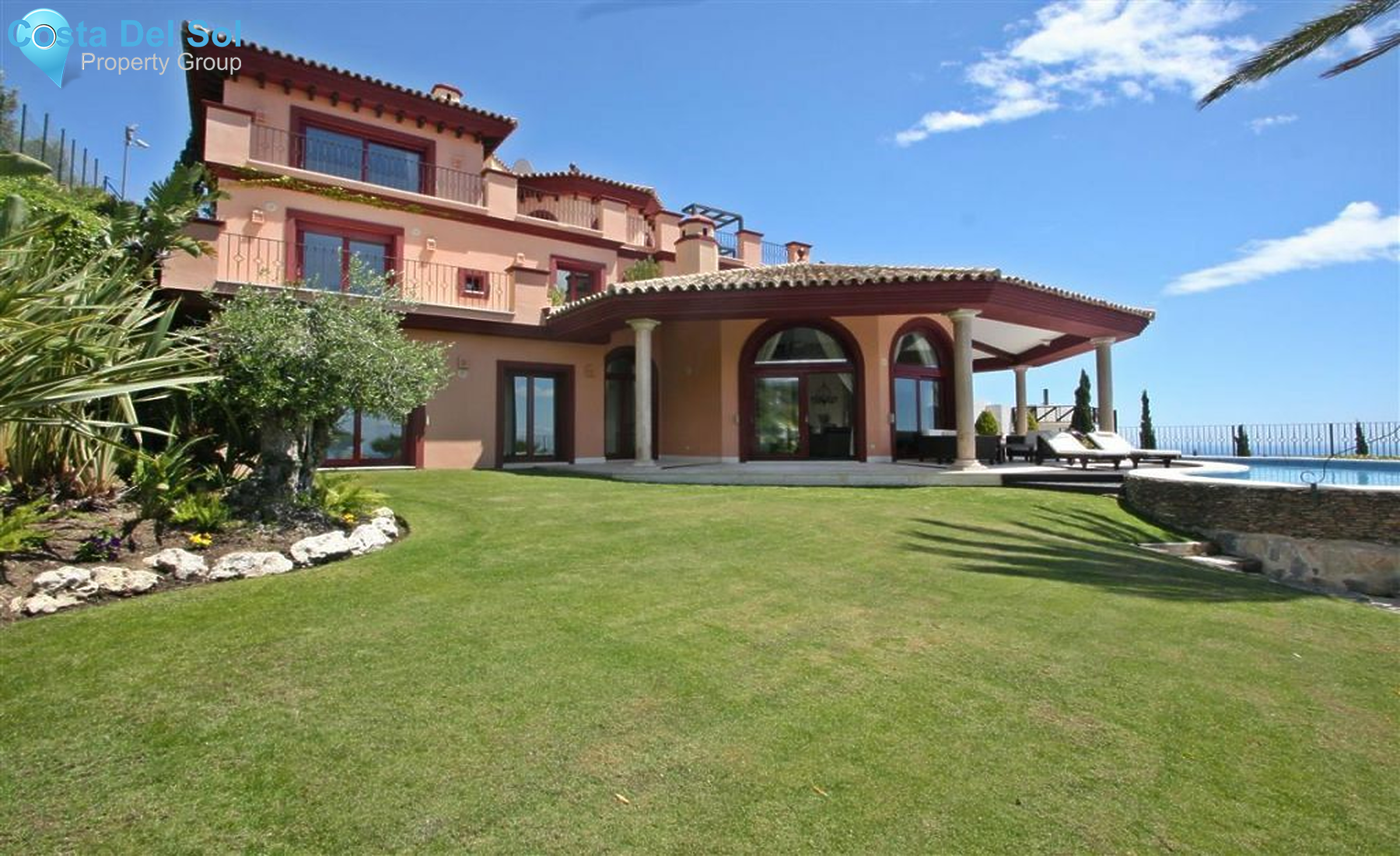Detached Villa in Altos de los Monteros-1219260