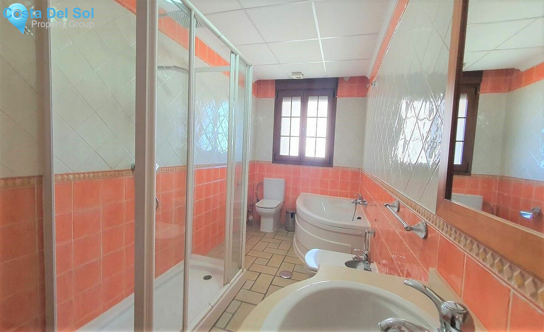 Detached Villa in Arriate-1390277