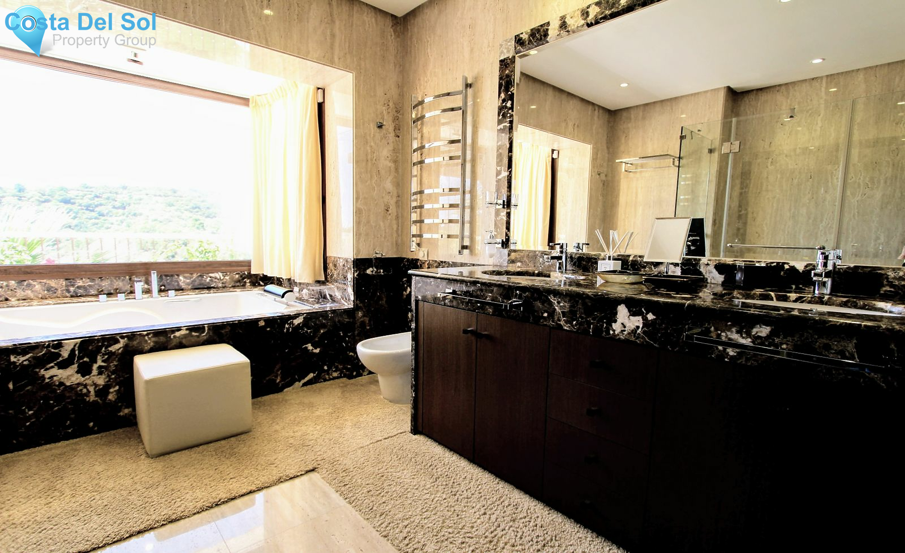 Detached Villa in Benahavís-1200351