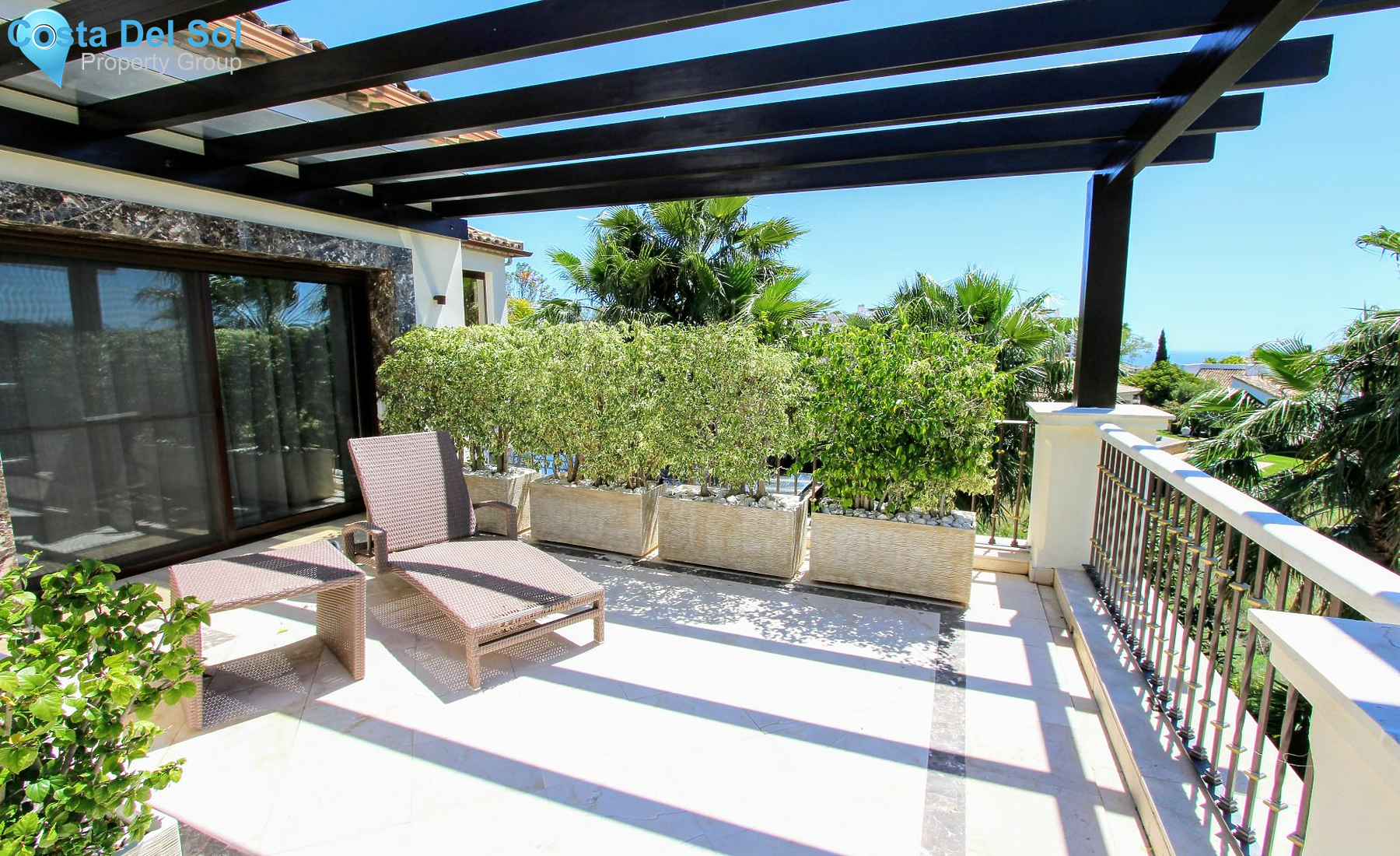 Detached Villa in Benahavís-1200355