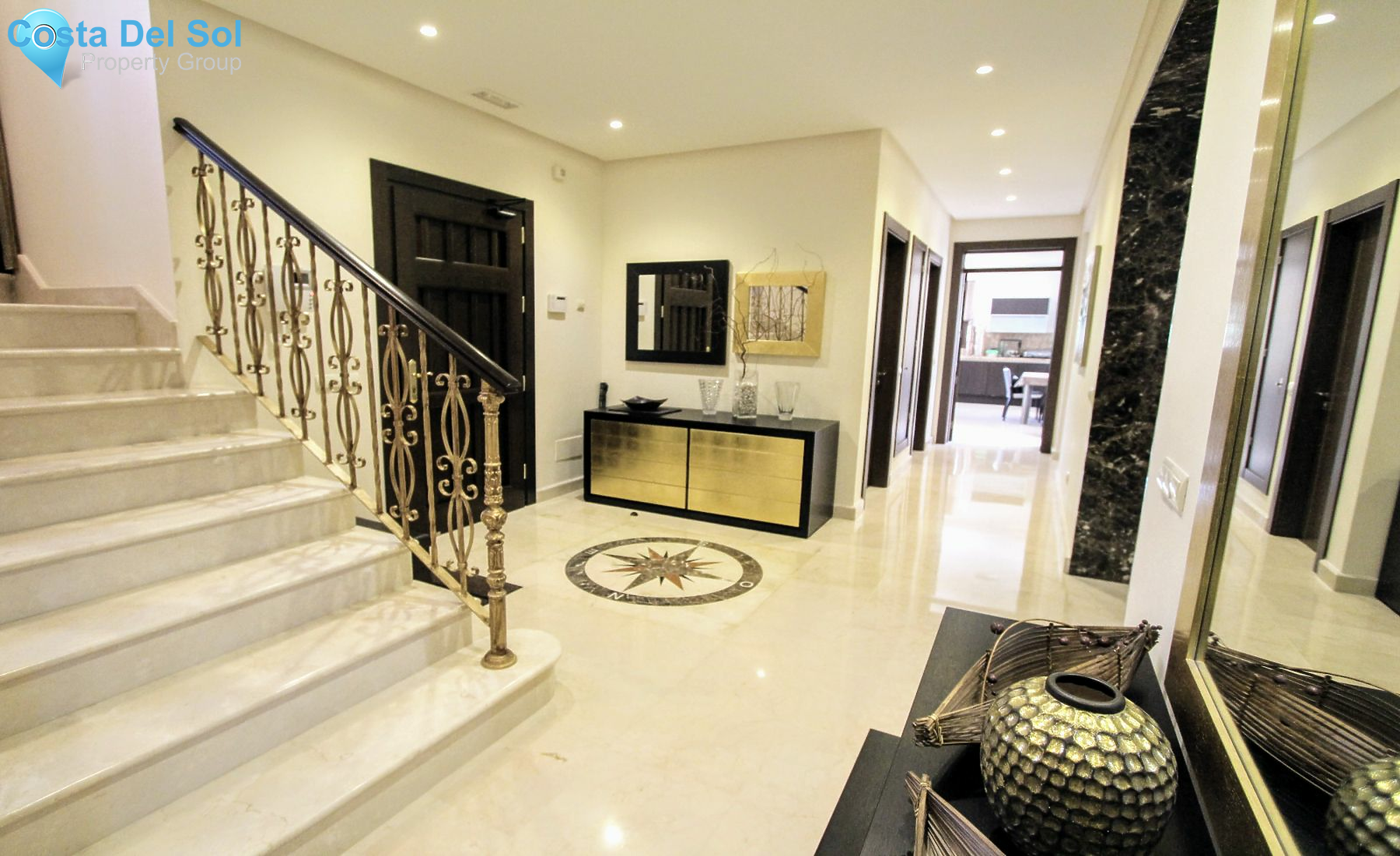 Detached Villa in Benahavís-1200340