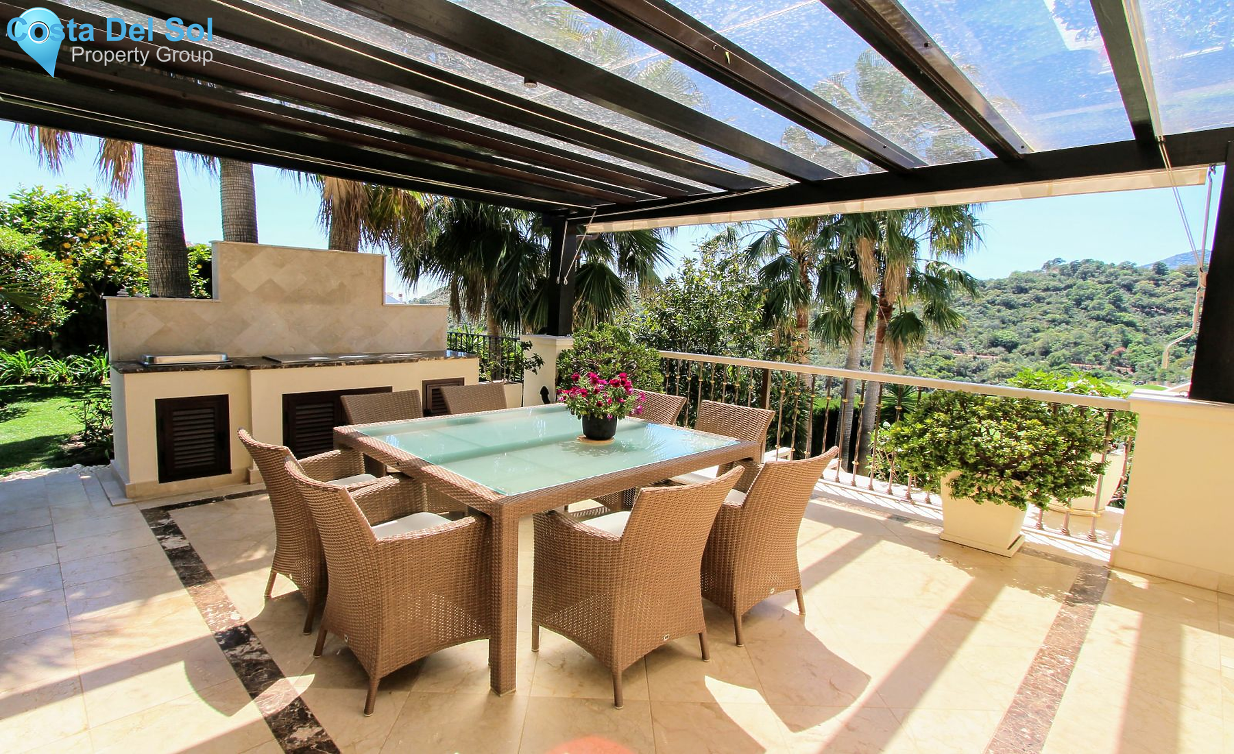 Detached Villa in Benahavís-1200343