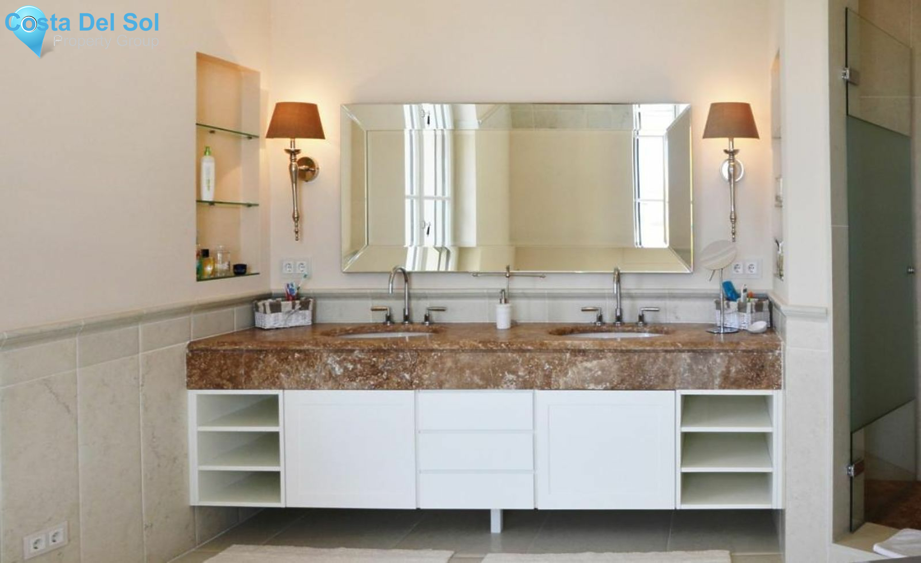 Detached Villa in Benahavís-1224332