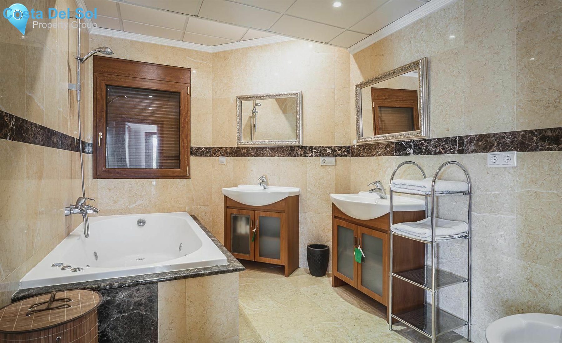 Detached Villa in Benahavís-1428396