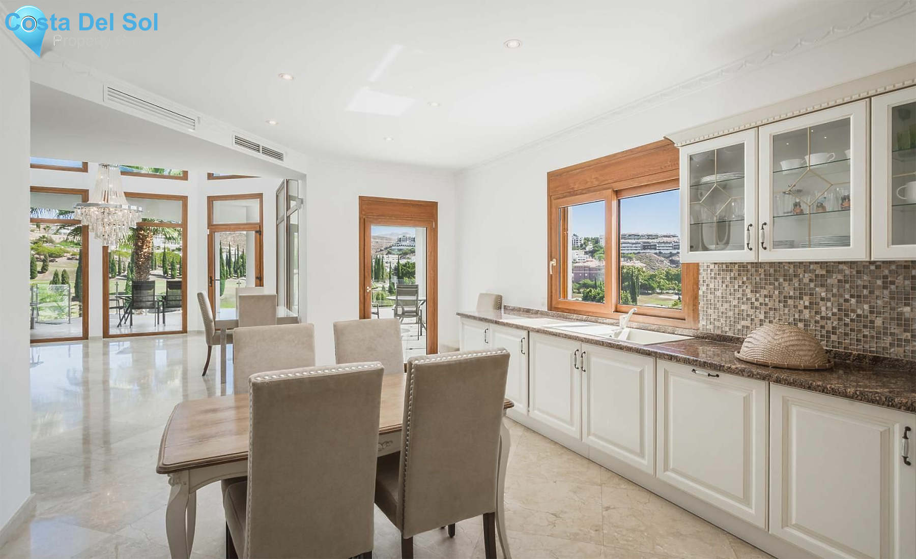 Detached Villa in Benahavís-1428388