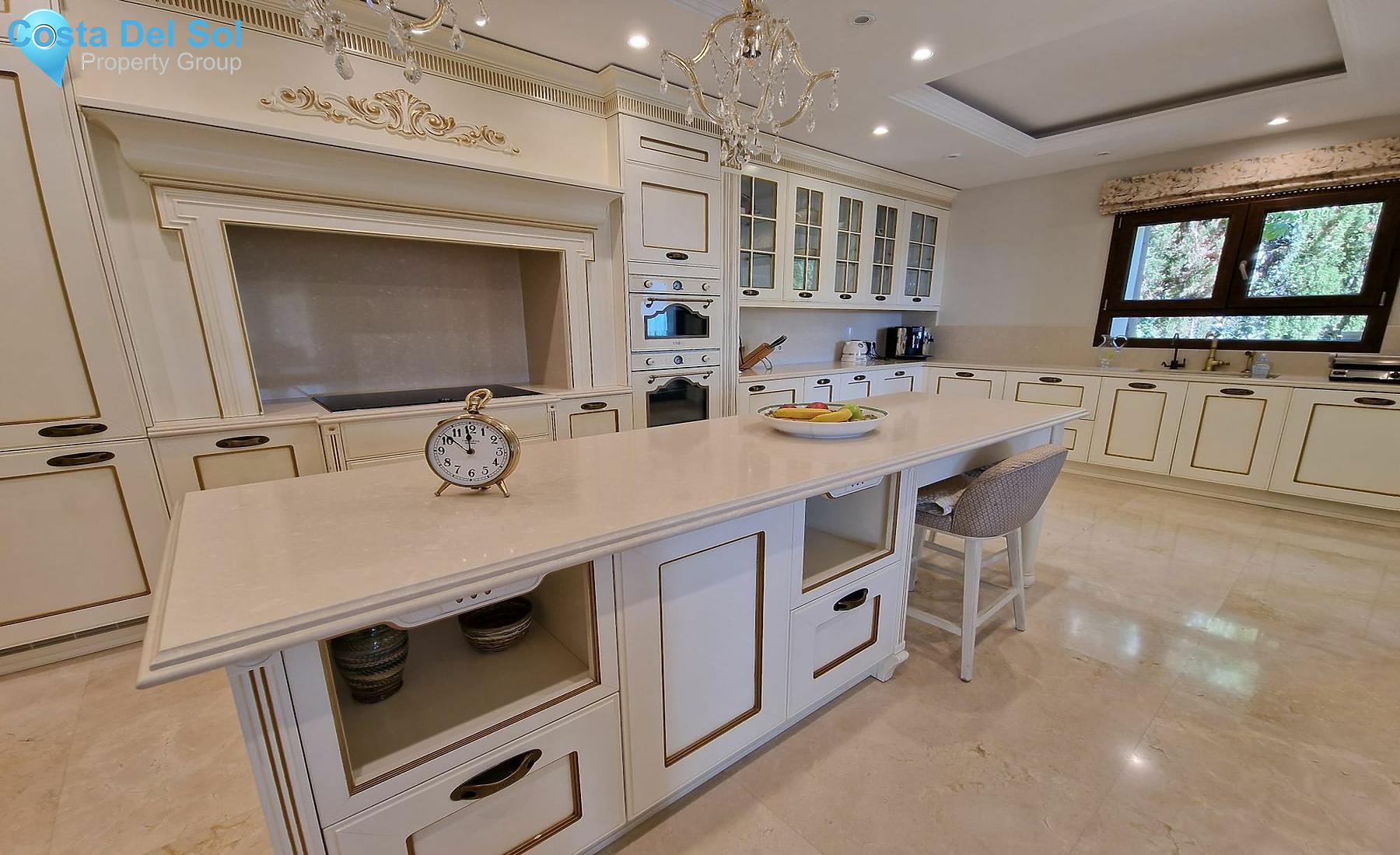 Detached Villa in Benahavís-1443818